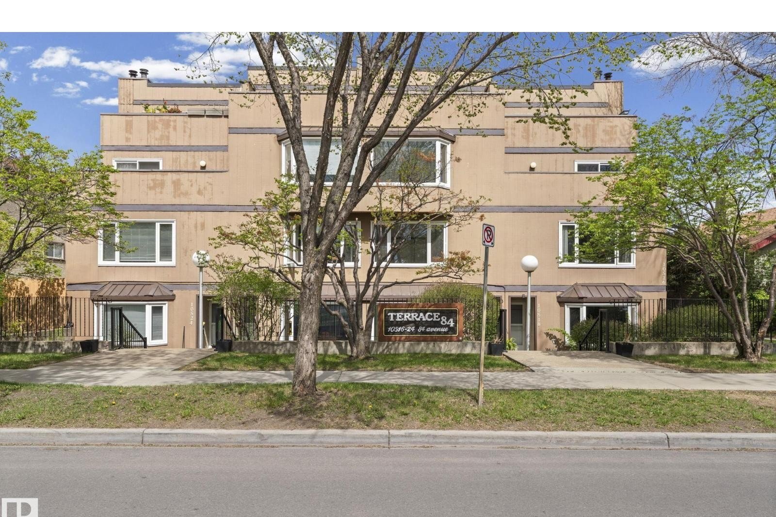 Additional image 8 of 10518 84 Avenue NW, Edmonton, AB, T6E2H4