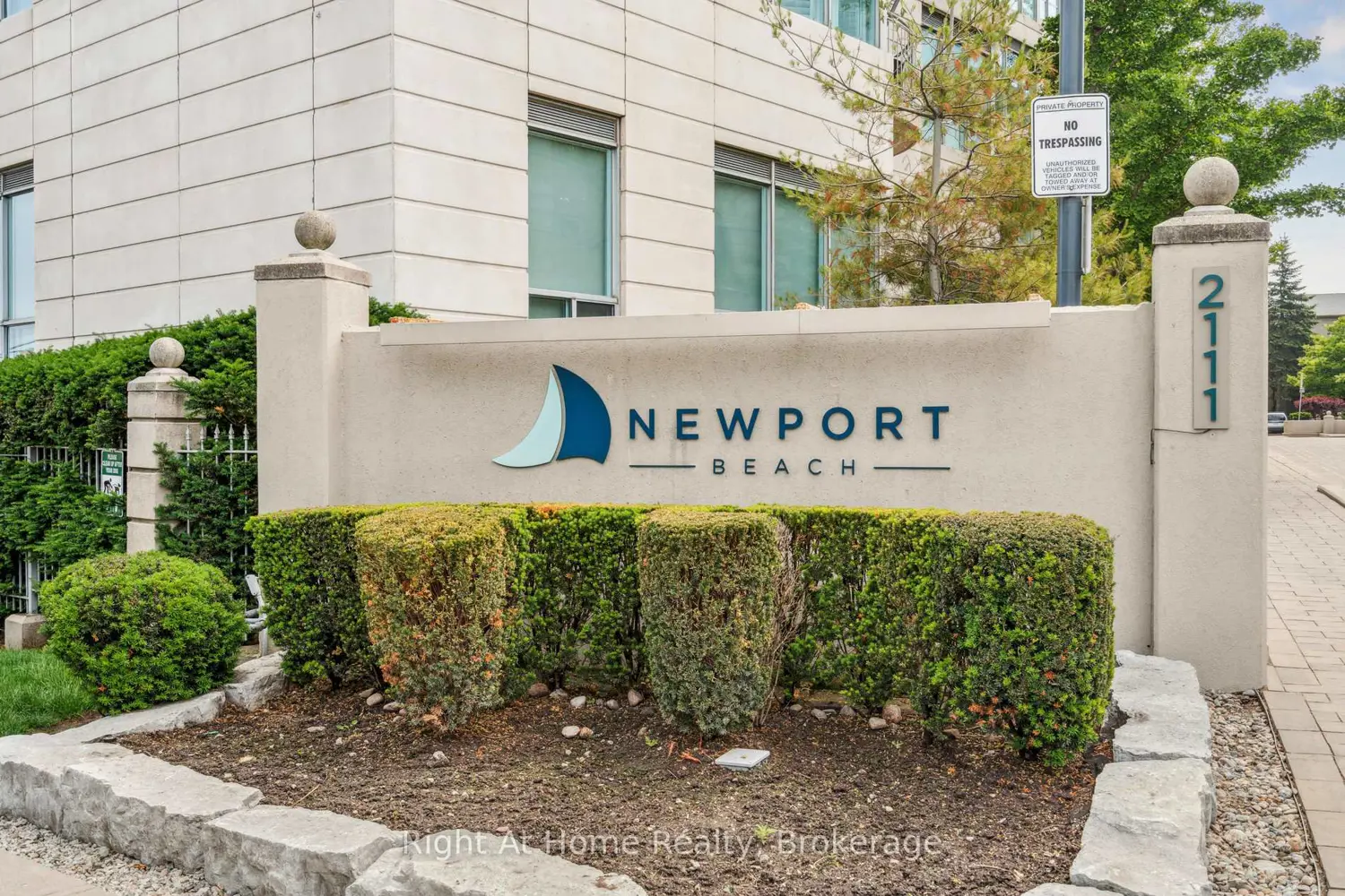 2111 Lake Shore Boulevard 605