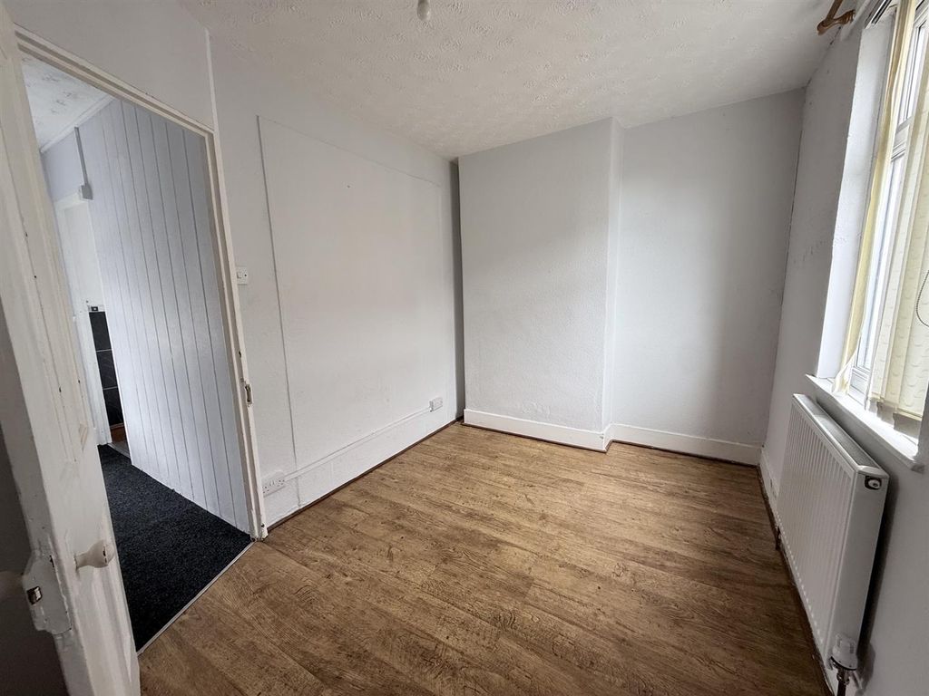 Additional image 8 of 2 bed terraced house to rentSand Street, Pwllheli LL53