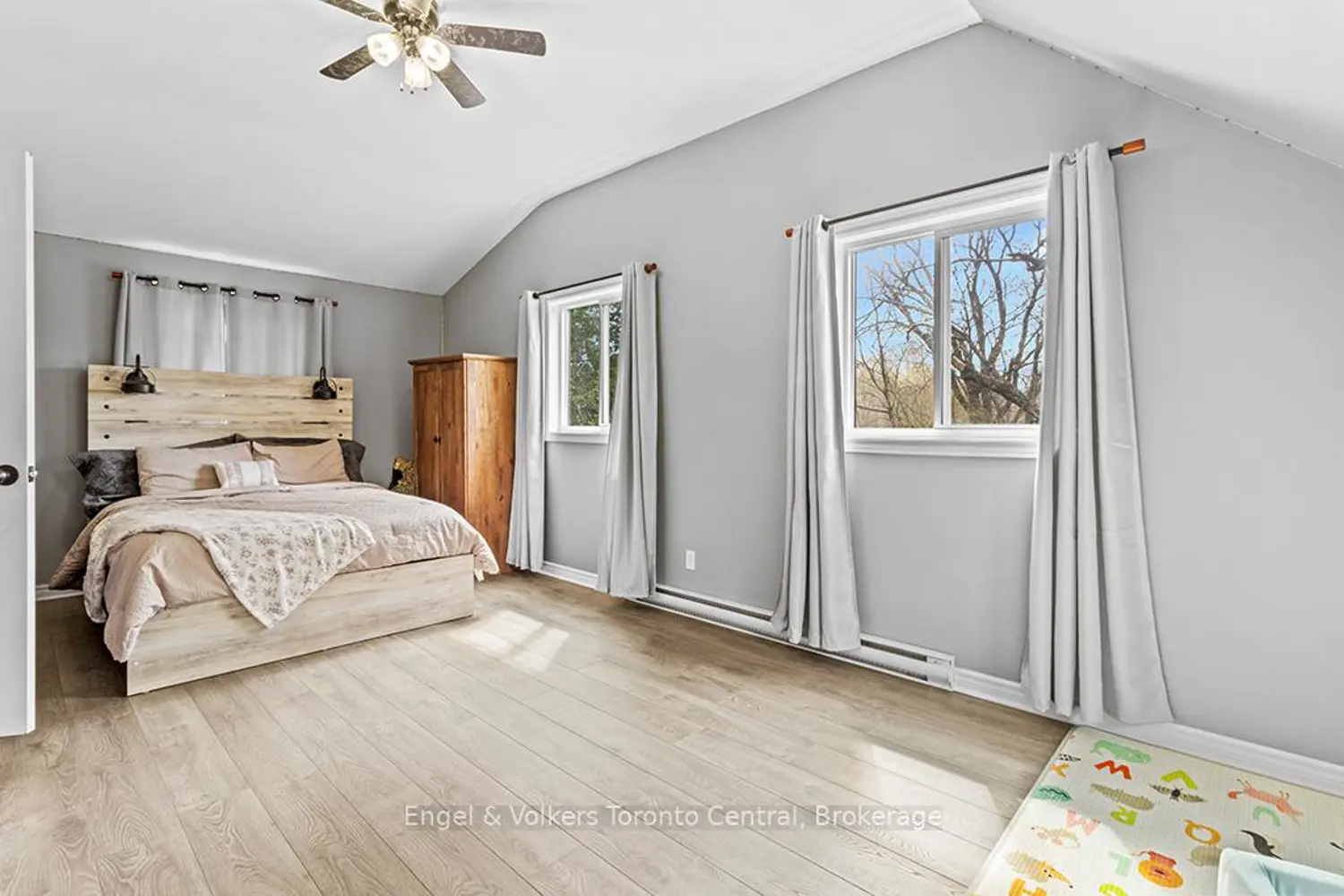 Additional image 10 of 122459 Grey Road 5