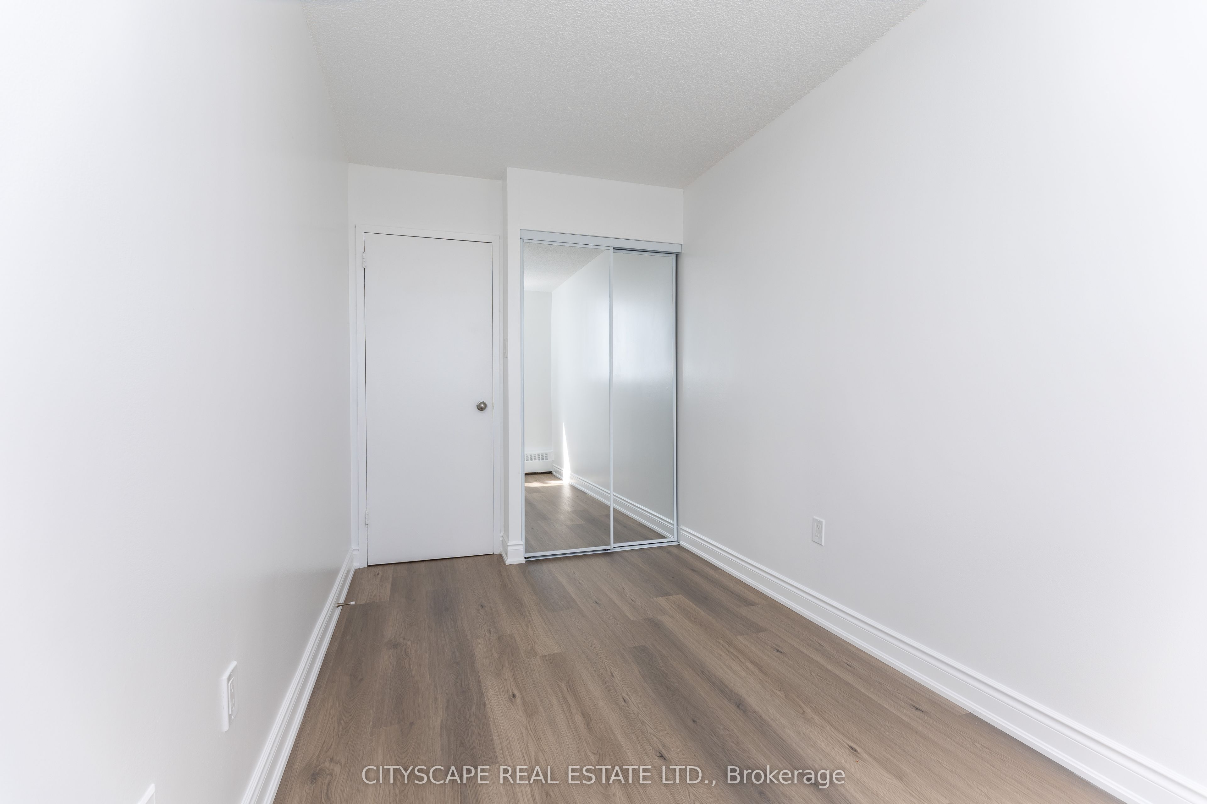 Additional image 6 of 1005-940 Caledonia Road, Toronto, ON, M6B 3Y4