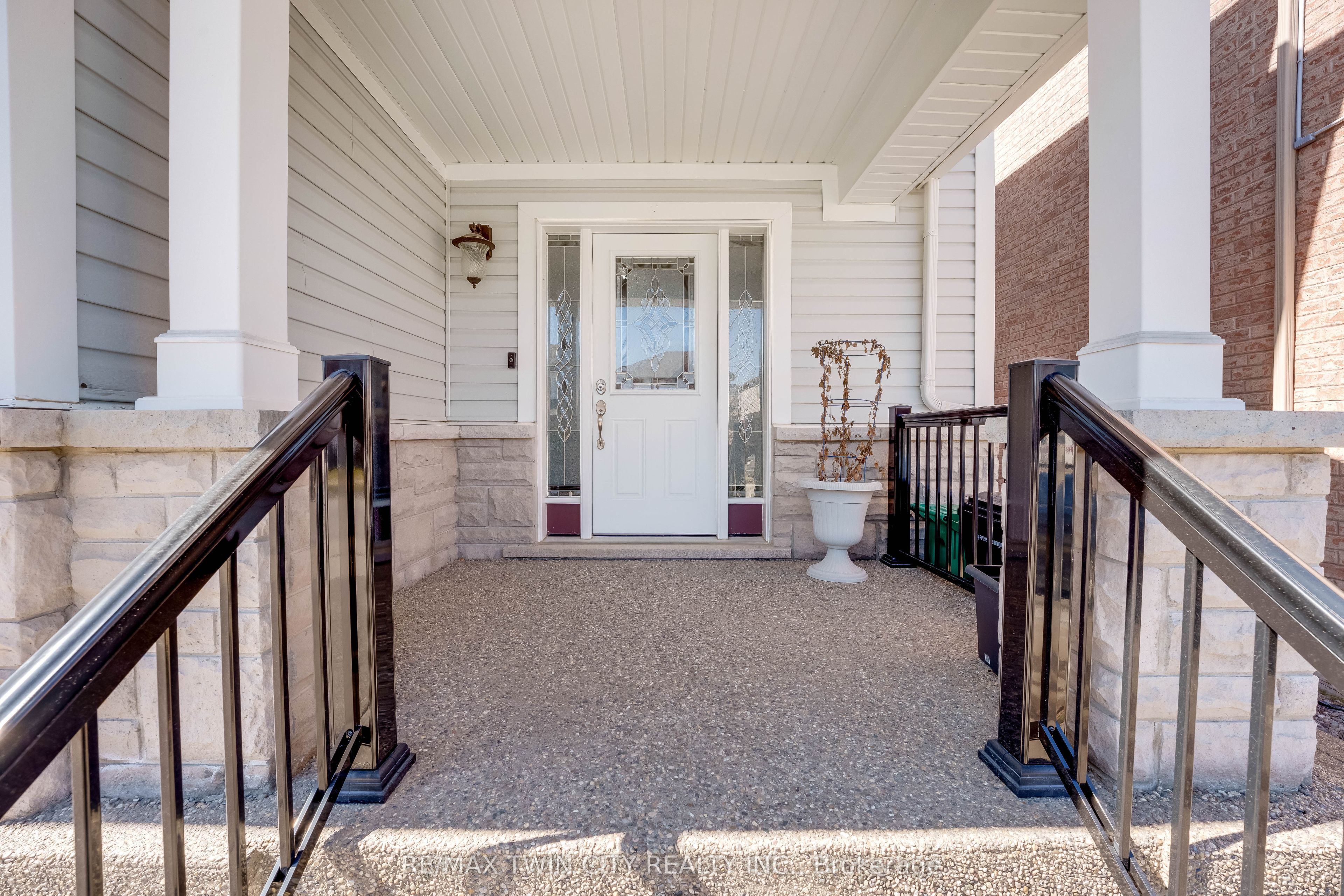 Additional image 3 of 334 Apple Hill Crescent, Kitchener, ON, N2R 0E5
