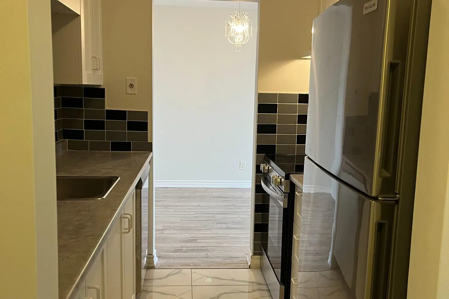 Additional image 3 of 4692 Crysler Avenue 302