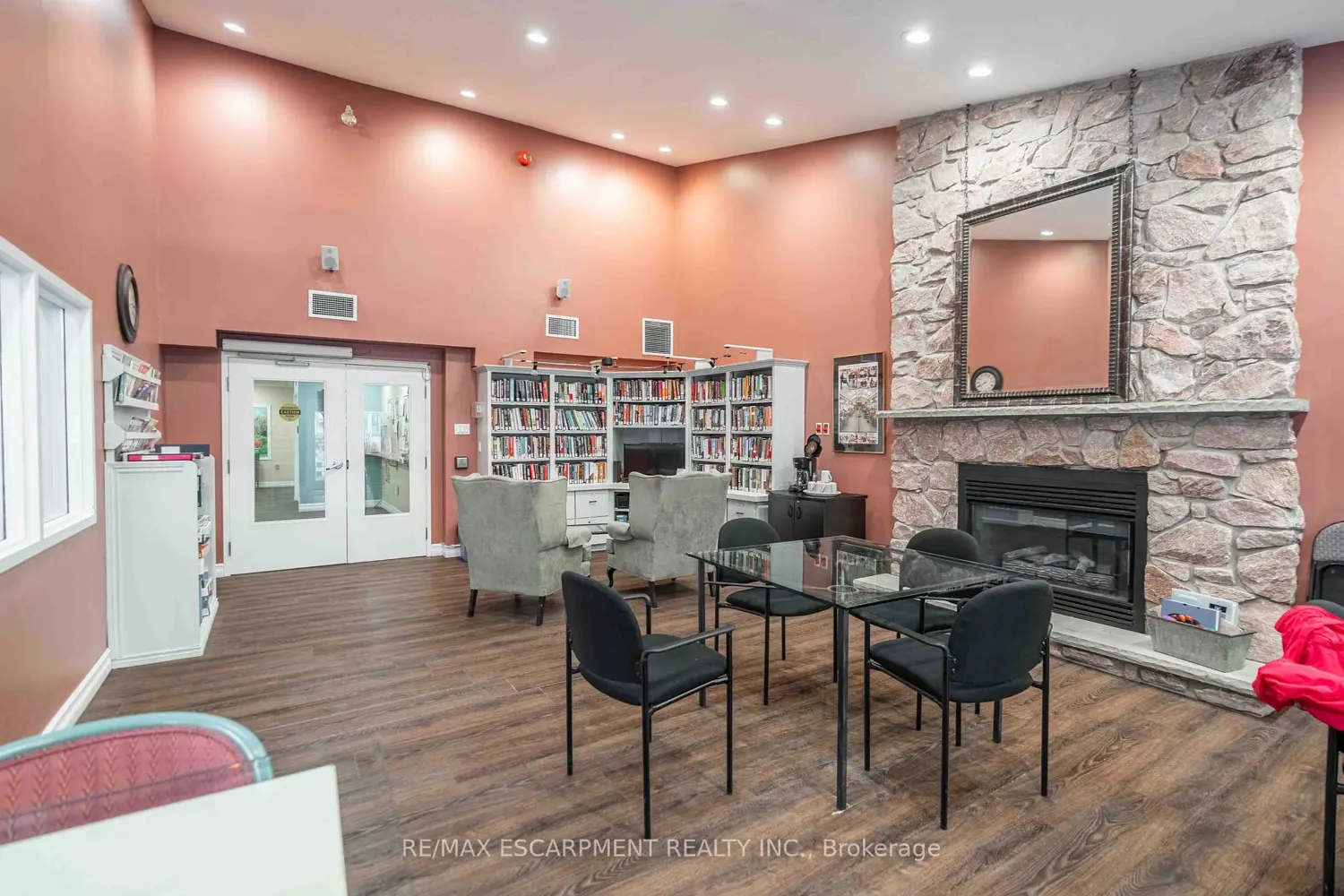 Additional image 18 of 195 Silverbirch Boulevard
