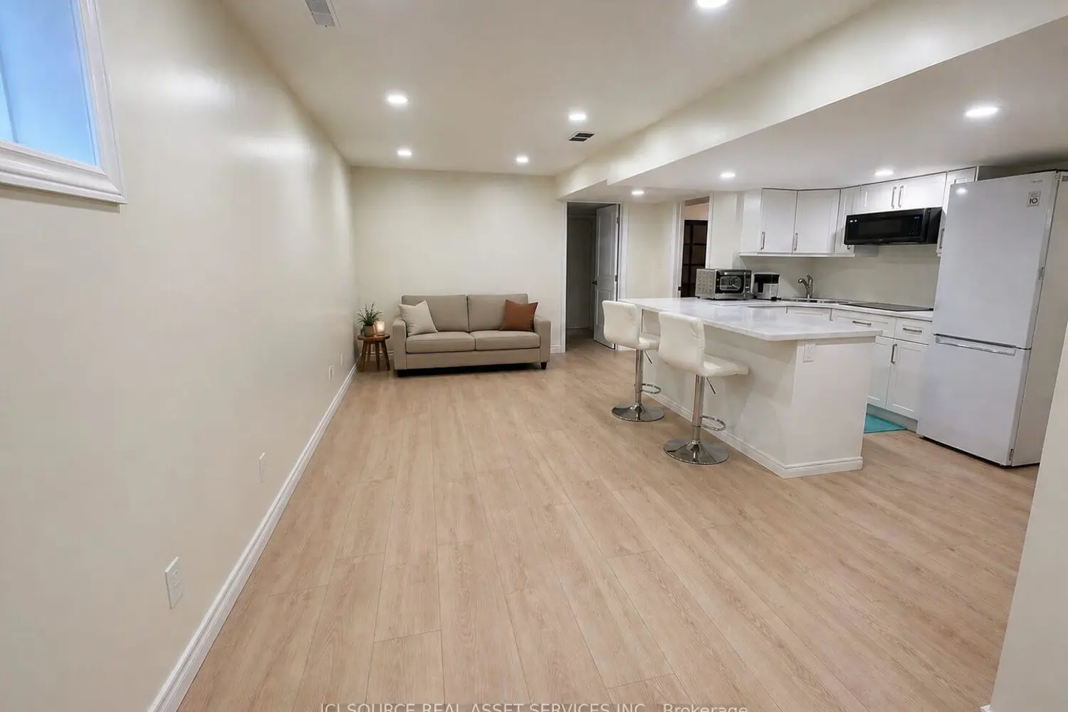 Additional image 17 of 2120 Gough Avenue