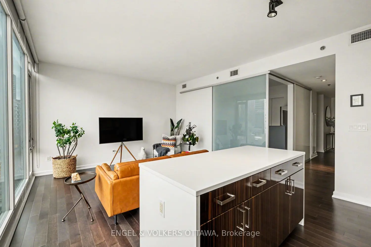 Additional image 9 of 300 Lisgar Street 513
