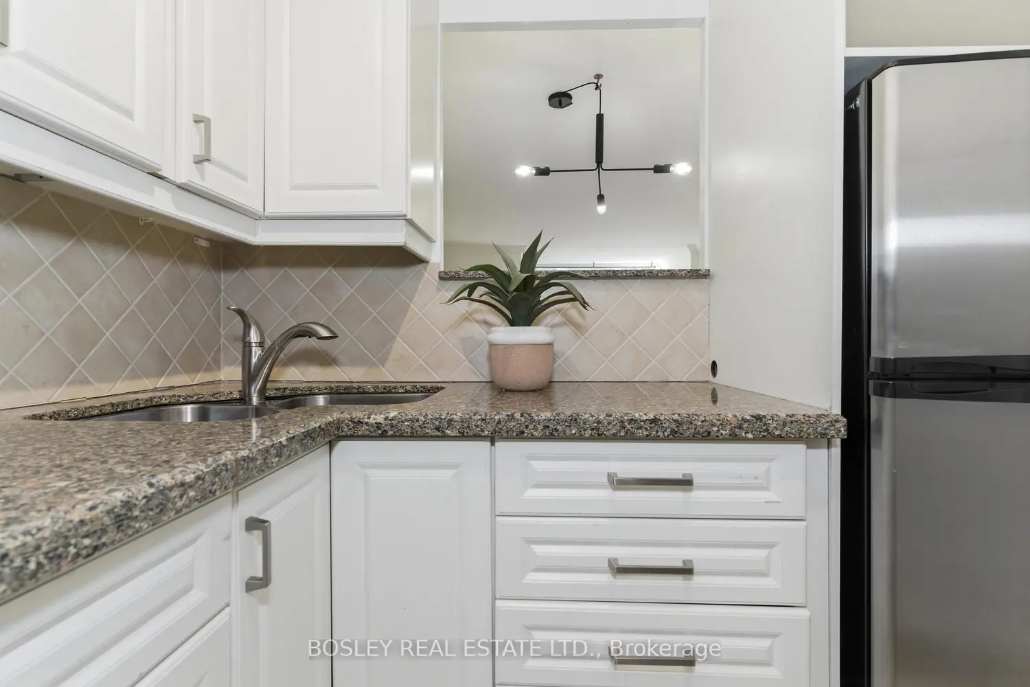 Additional image 9 of 335 Lonsdale Road 210