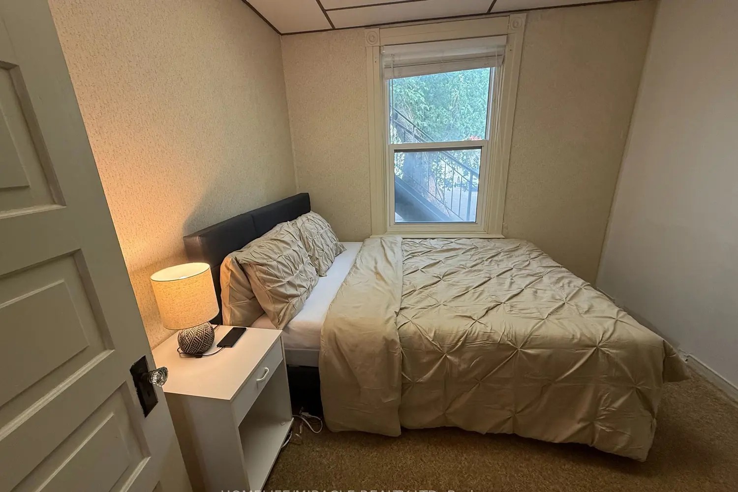 201 Grand Avenue photo 4