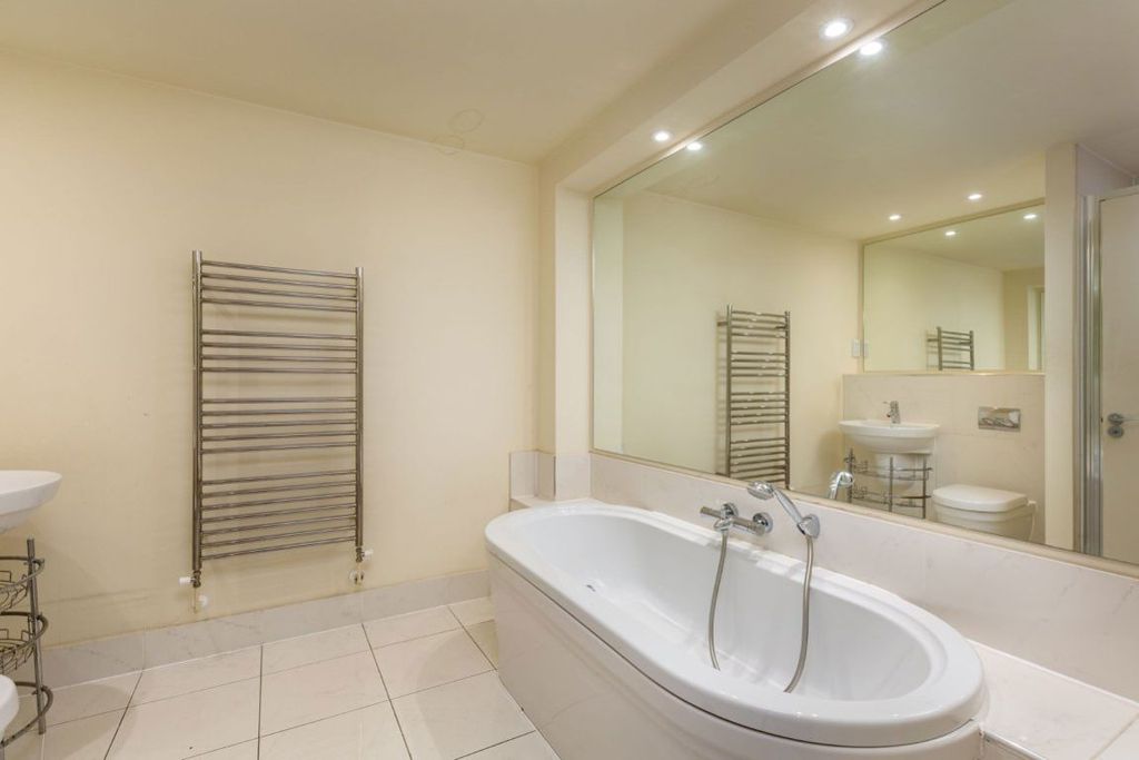 Additional image 11 of 3 bed flat to rentKincraig Drive, Sevenoaks TN13