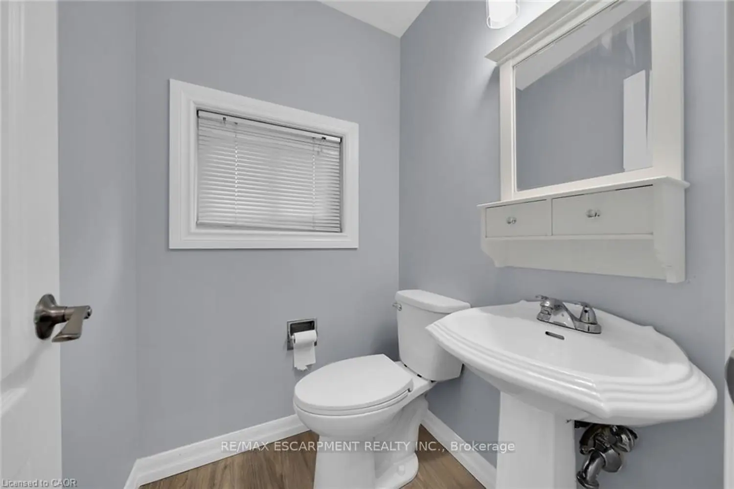 Additional image 10 of 451 Woodview Road 4