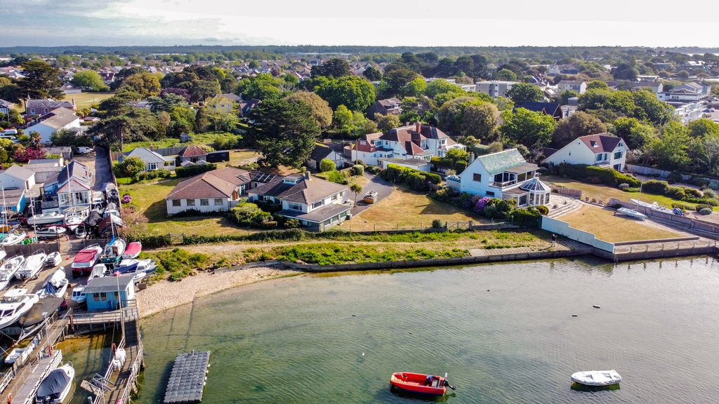 Additional image 5 of 5 bed detached bungalow to rentMudeford, Christchurch BH23