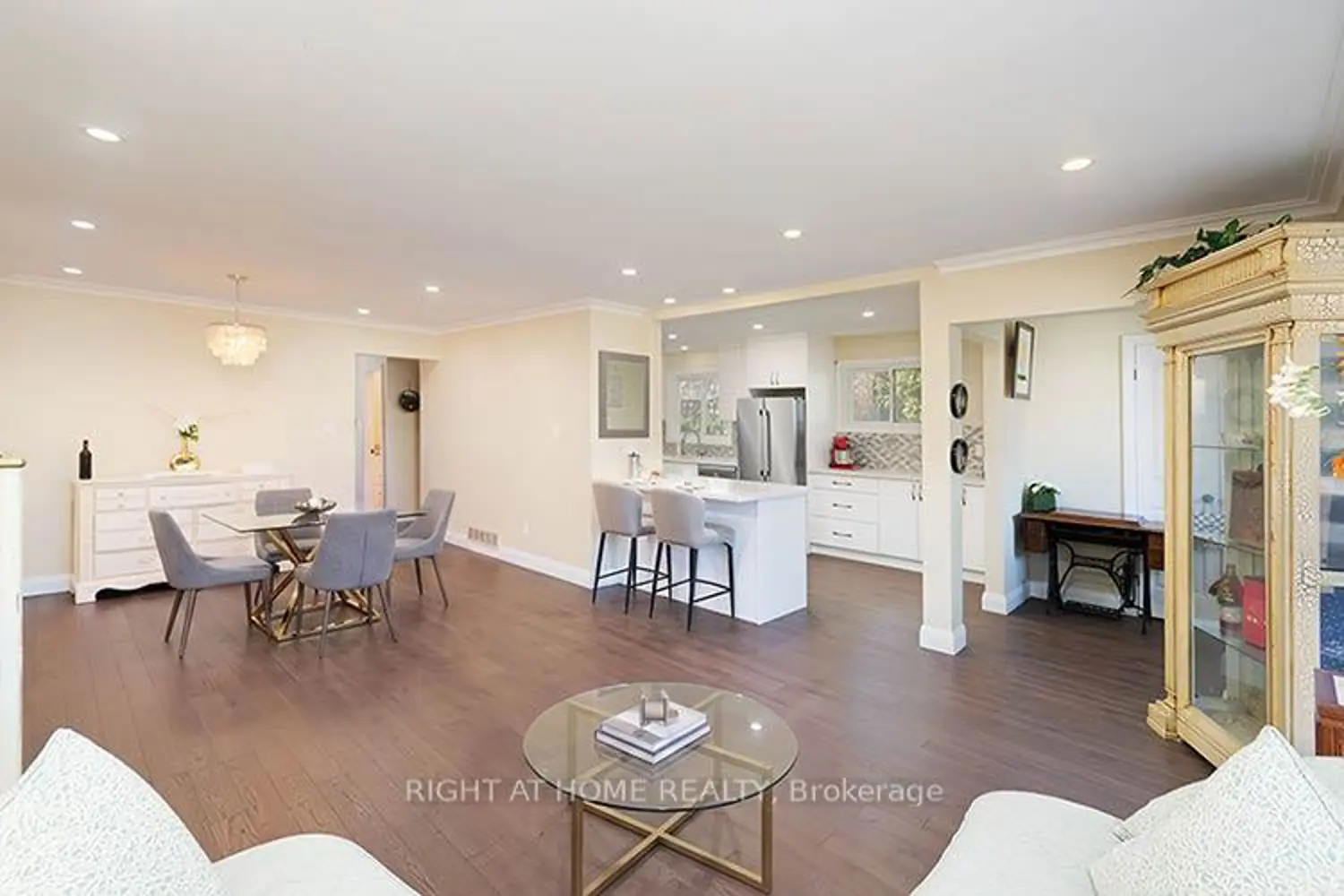 Additional image 6 of 304 Roywood Crescent