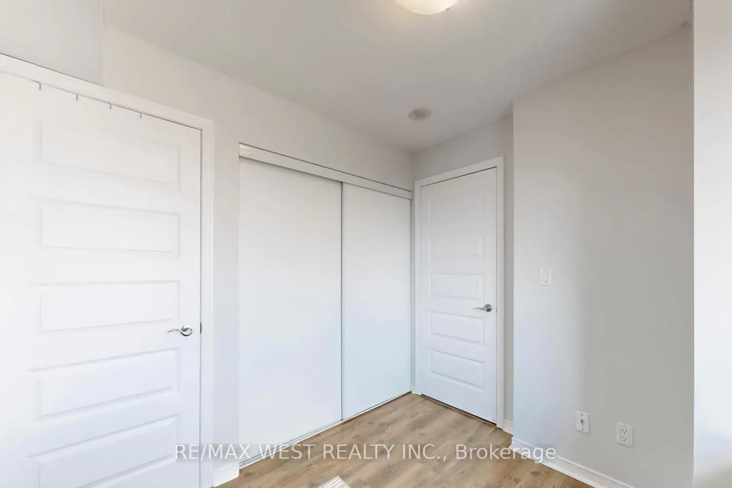 Additional image 10 of 215 Queen Street 2108