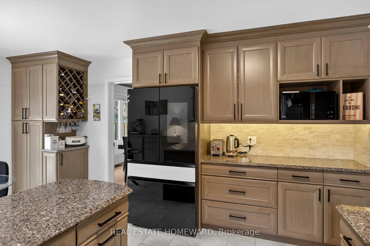 Additional image 11 of 1530 Scollard Crescent