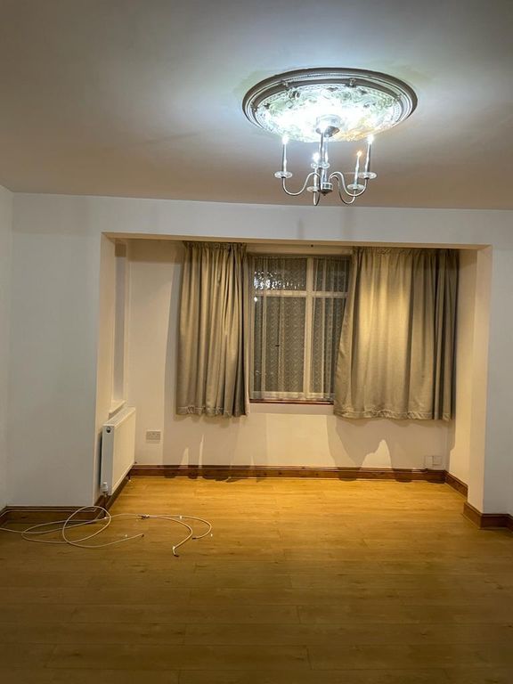 1 bed terraced house to rentThe Drive IG1