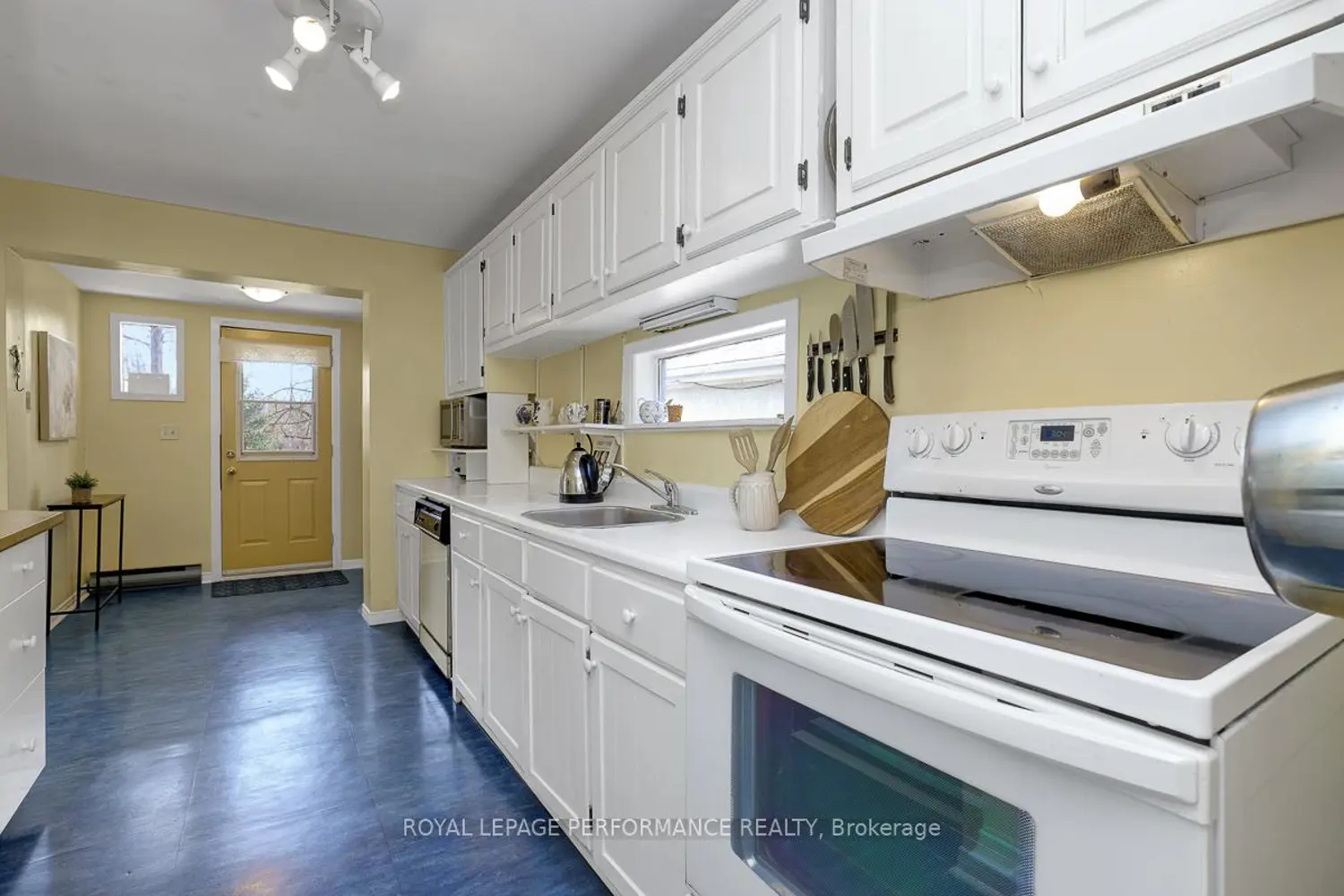 1141 North River Road photo 3