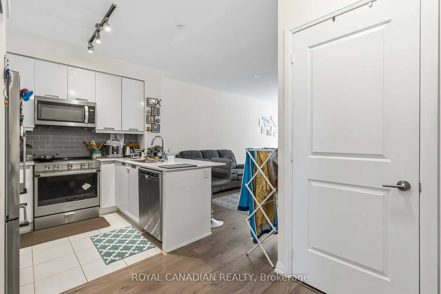 Additional image 4 of 65 Watergarden Drive 1501