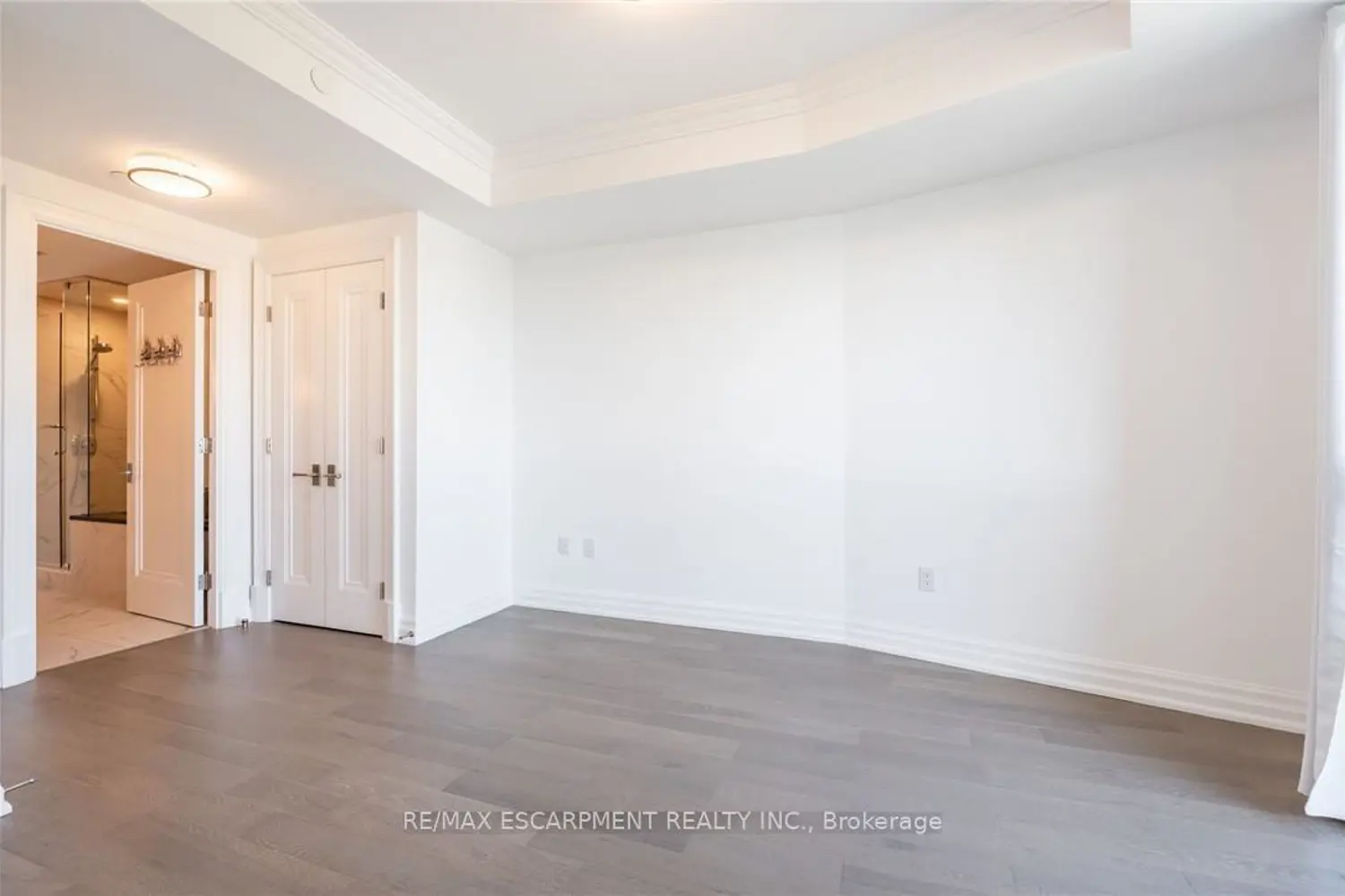 Additional image 8 of 2060 Lakeshore Road 406