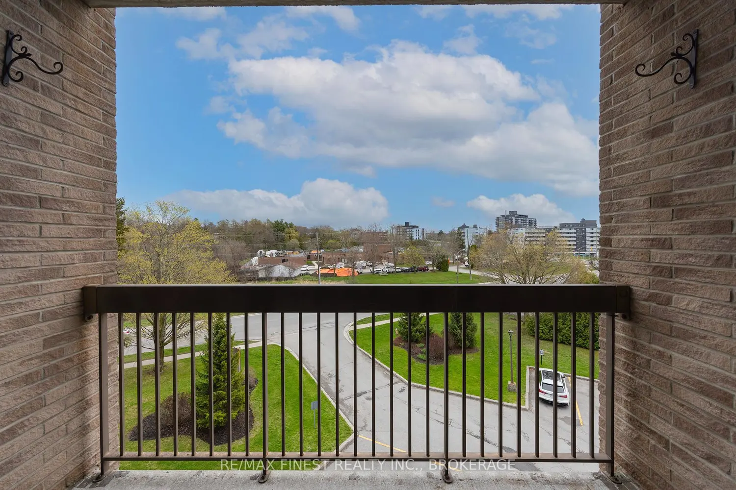 Additional image 10 of 334 Queen Mary Road 407
