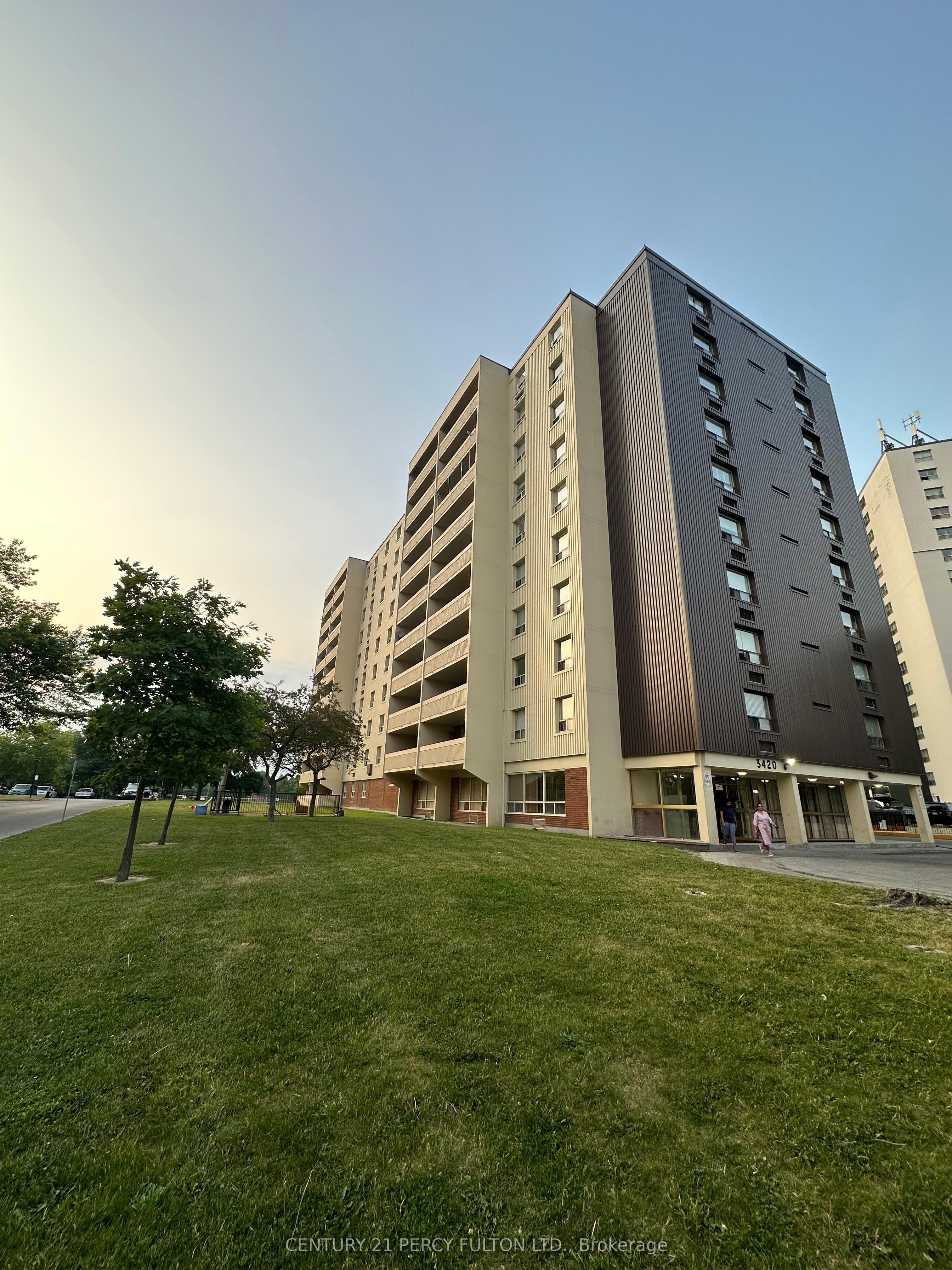 404-3420 Eglinton Avenue E, Toronto, ON, M1J 2H9