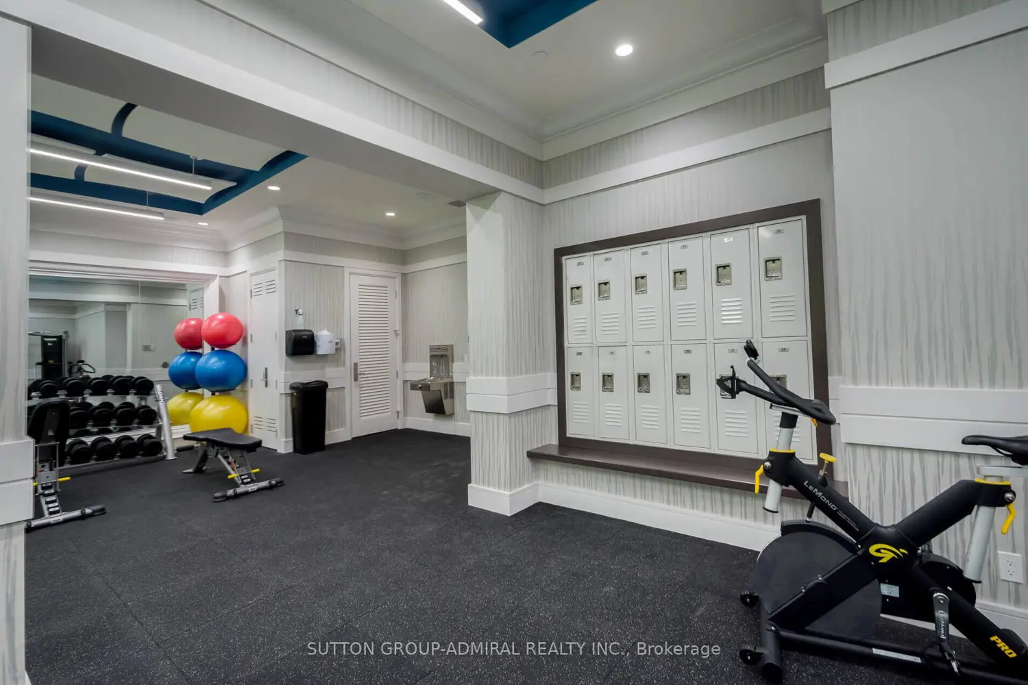 Additional image 16 of 9085 Jane Street 622