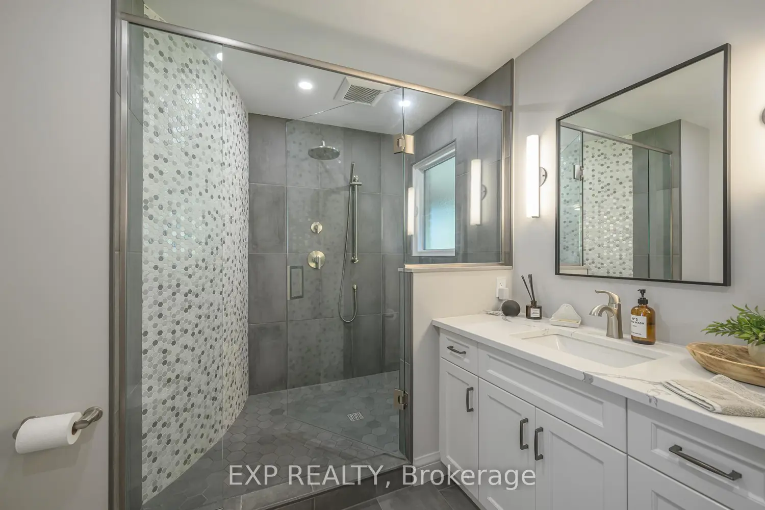 Additional image 16 of 526 Talbot Road