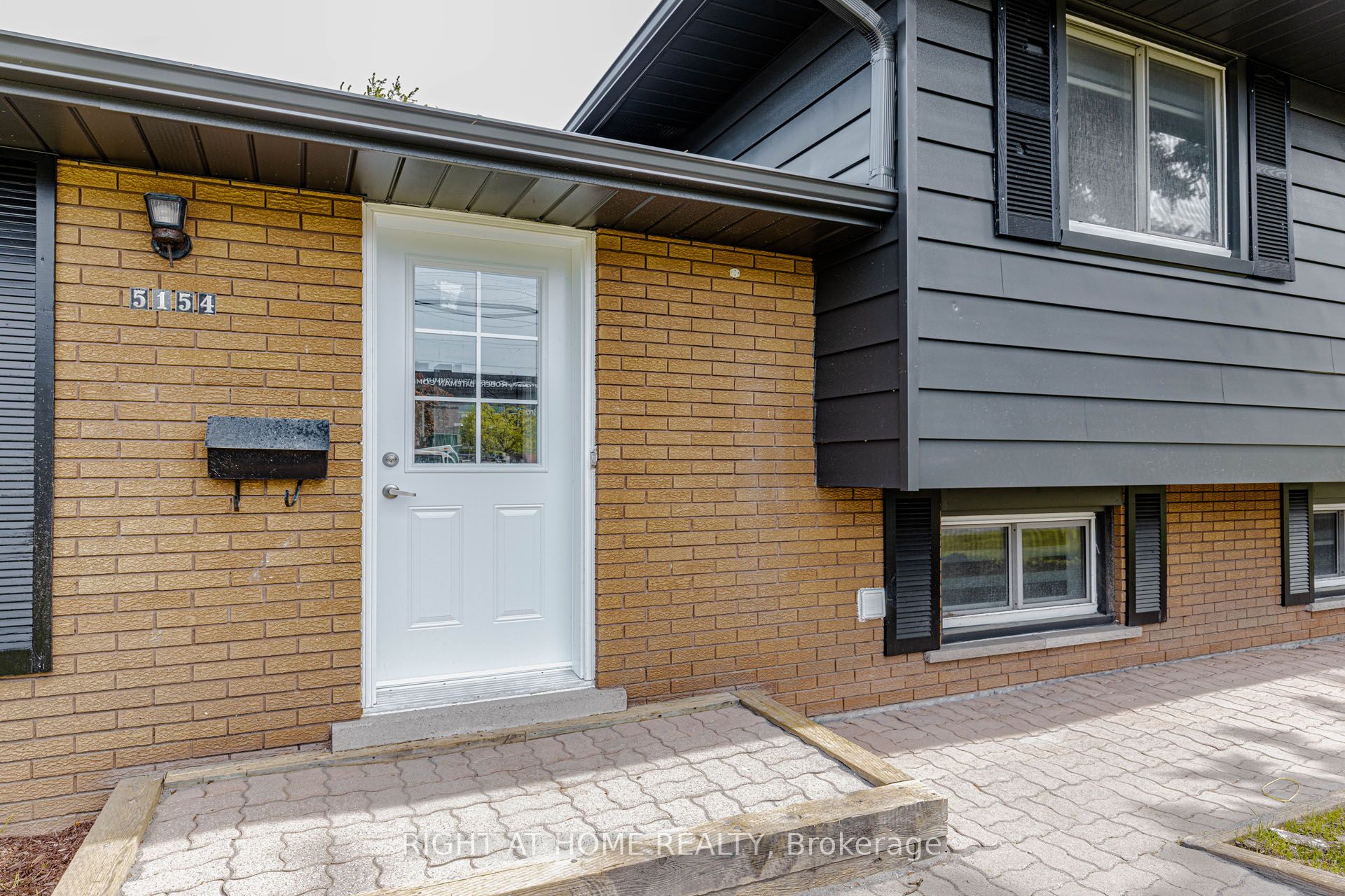 Additional image 2 of 5154 New Street, Burlington, ON, L7L 1V4