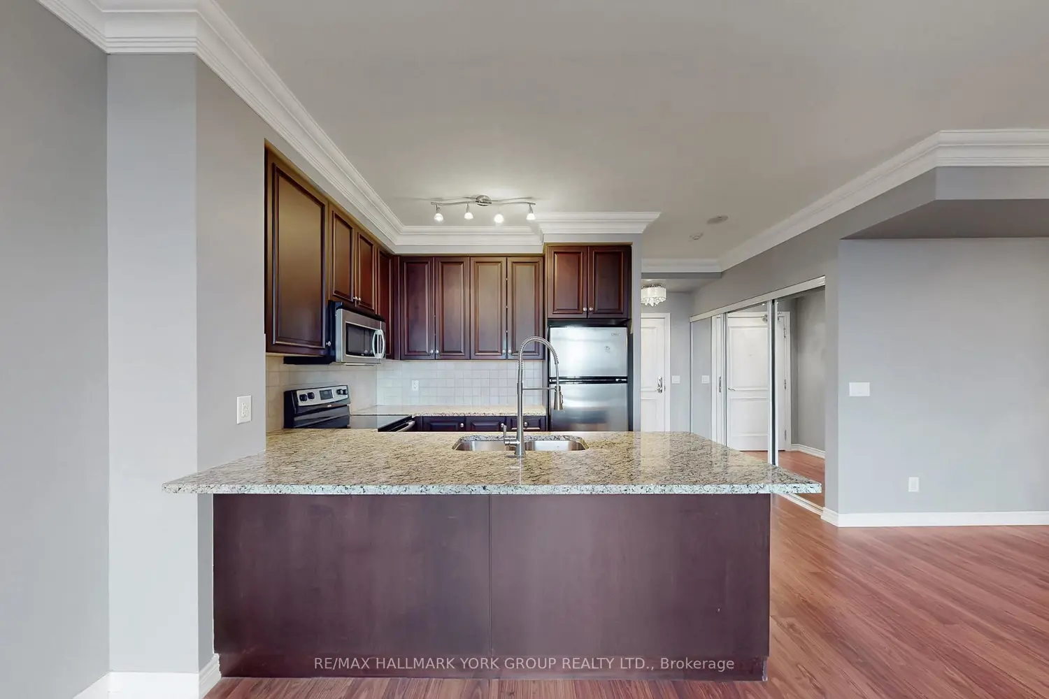 Additional image 3 of 9245 Jane Street 1601