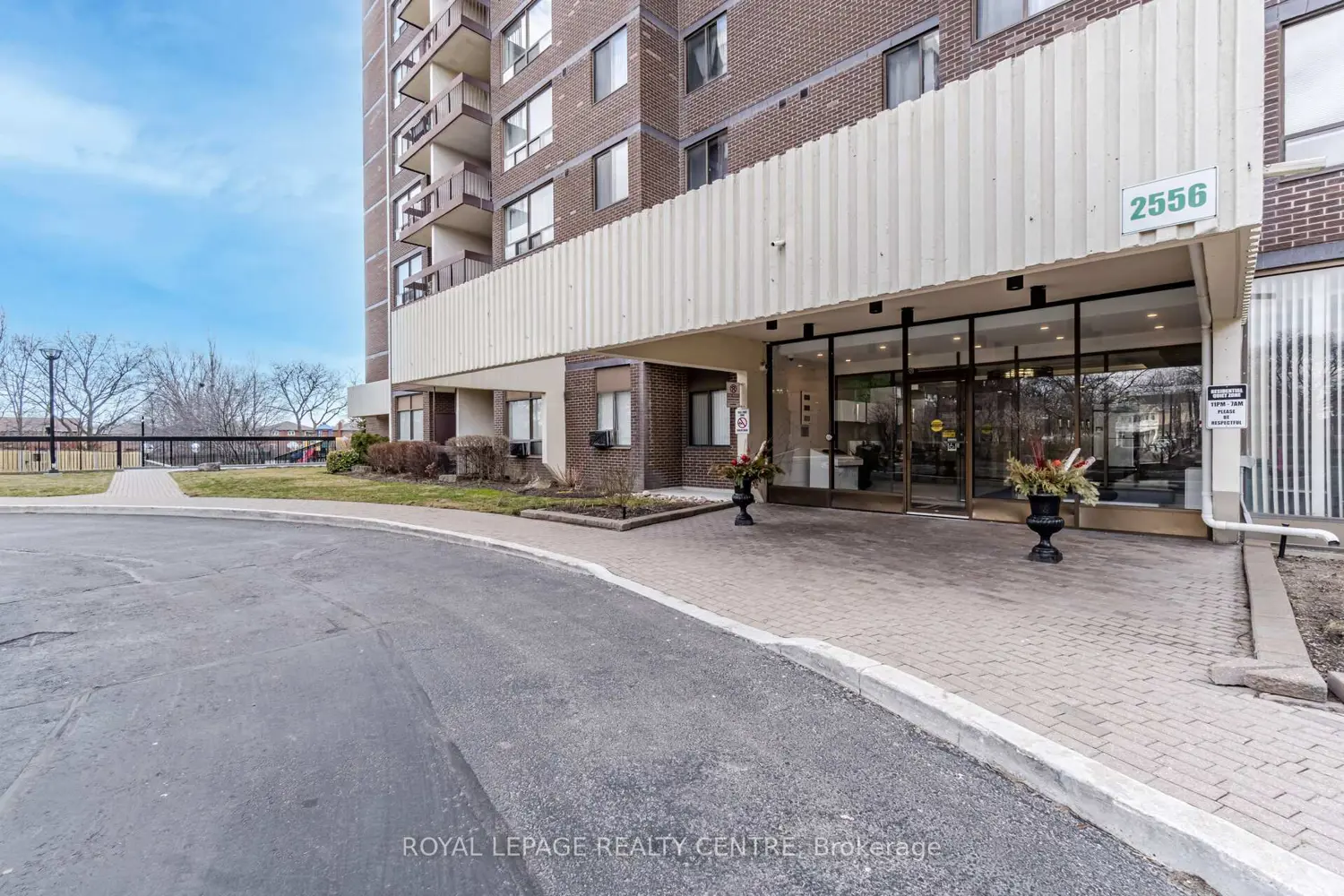 2556 Argyle Road 1201