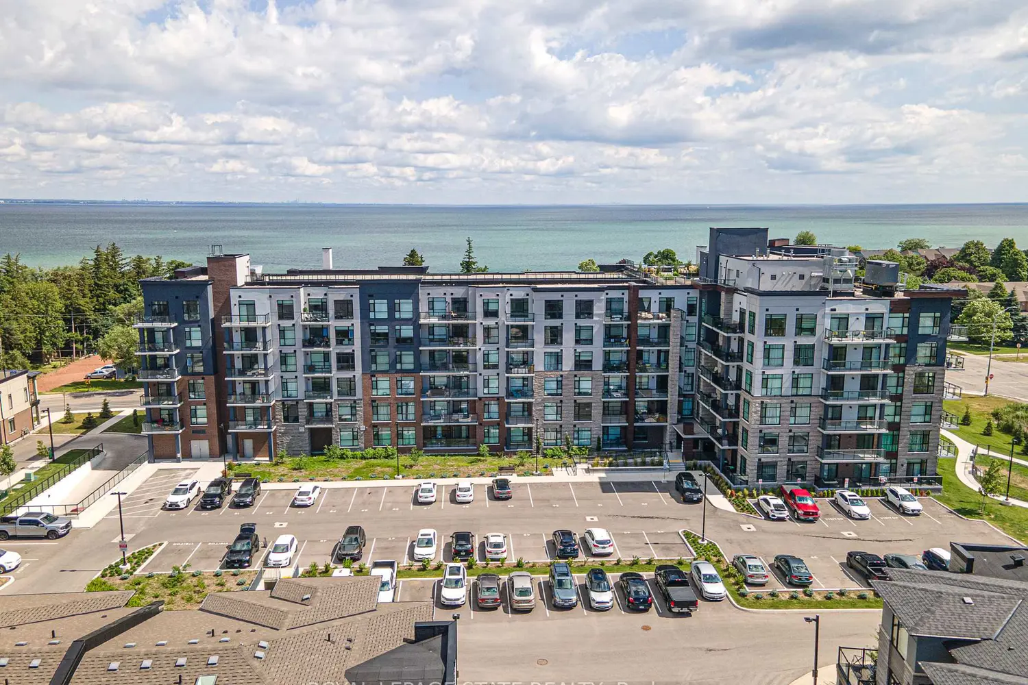 600 North Service Road 301