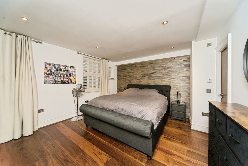 Additional image 7 of 3 bed maisonette to rentDevonshire Place, Brighton BN2