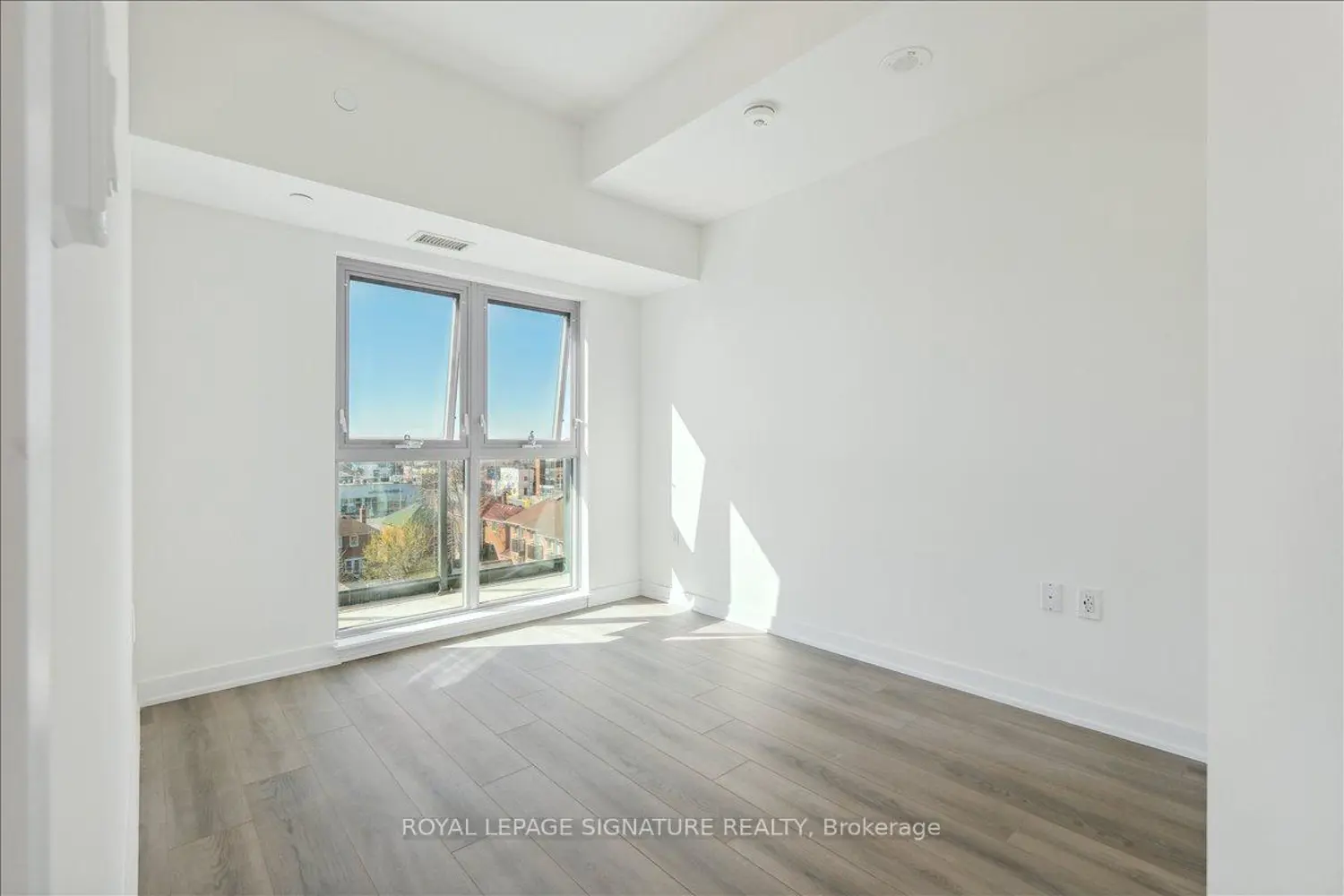 Additional image 11 of 2433 Dufferin Street 701