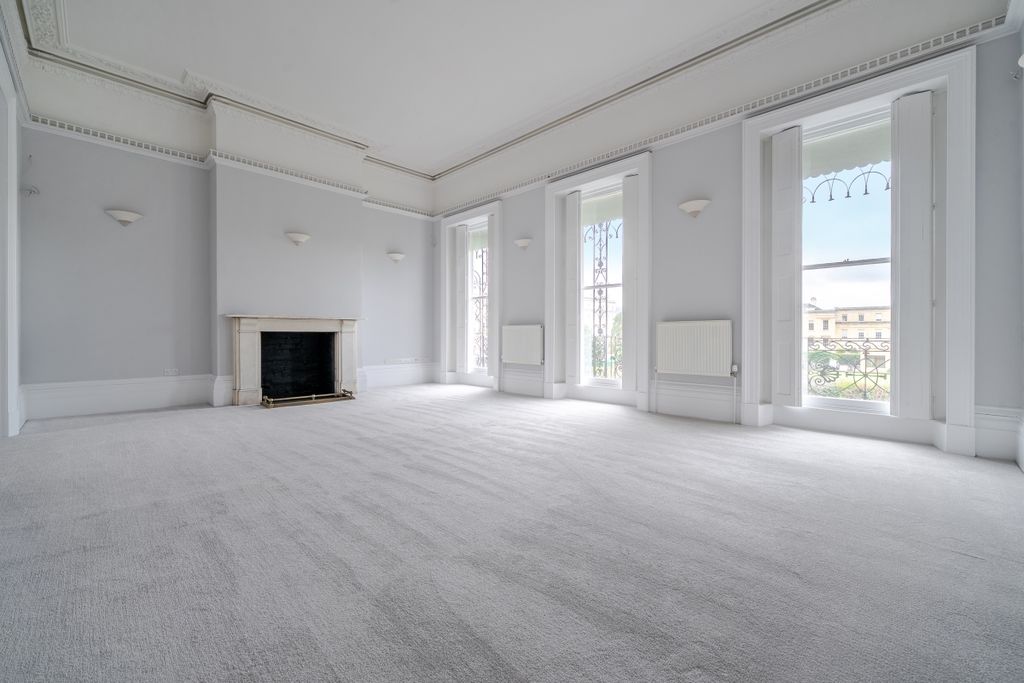 Additional image 4 of 6 bed town house to rentSuffolk Square, Cheltenham GL50