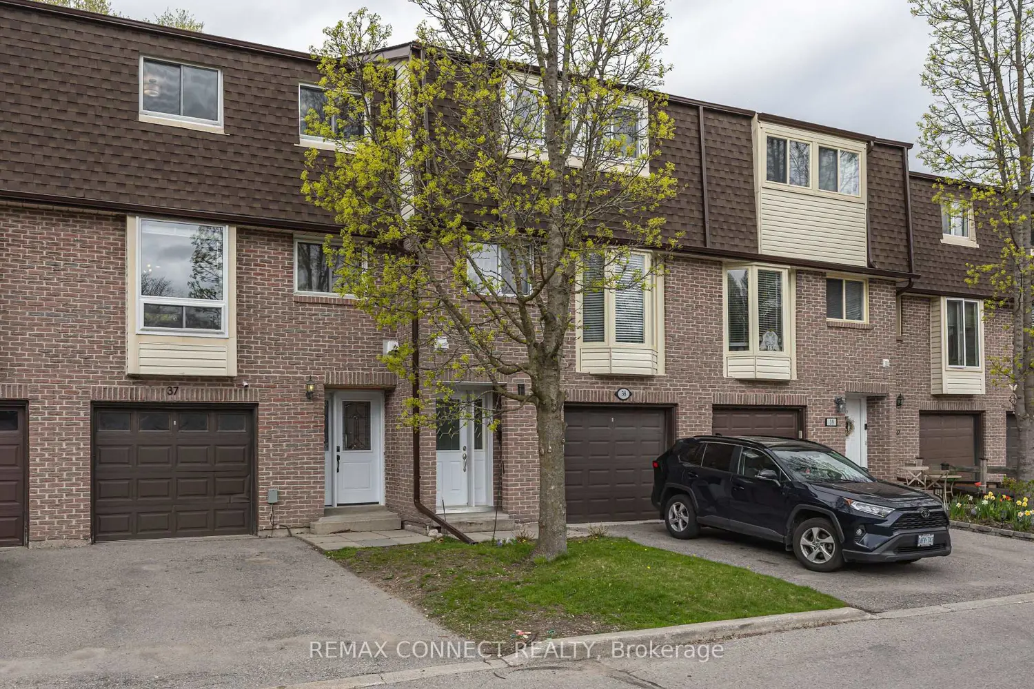 Additional image 3 of 350 Camelot Court 37