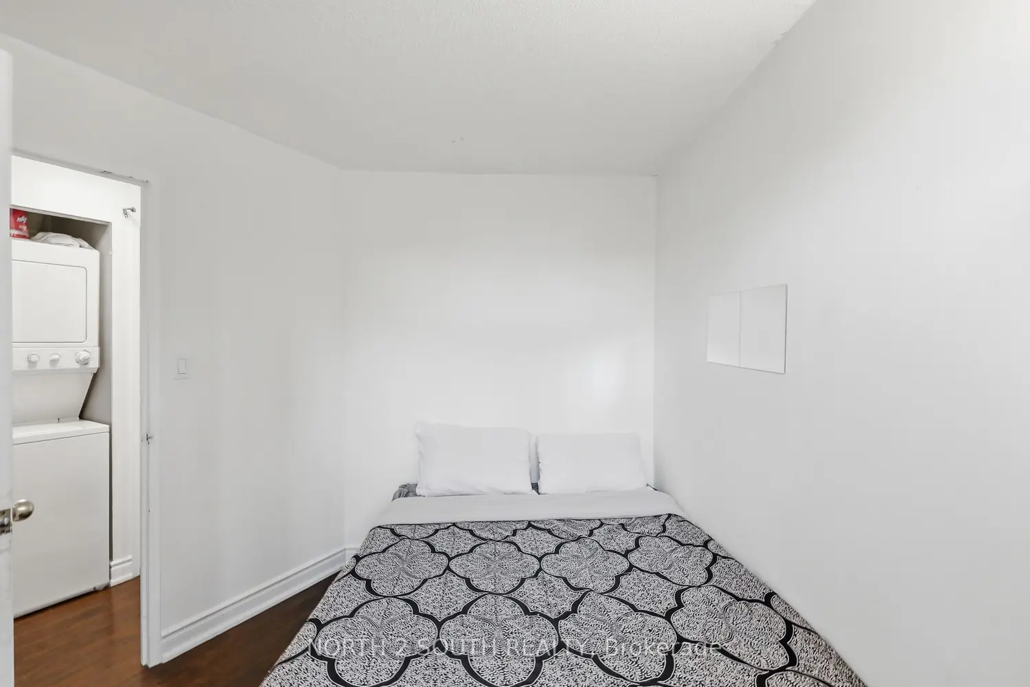 270 Queens Quay 505