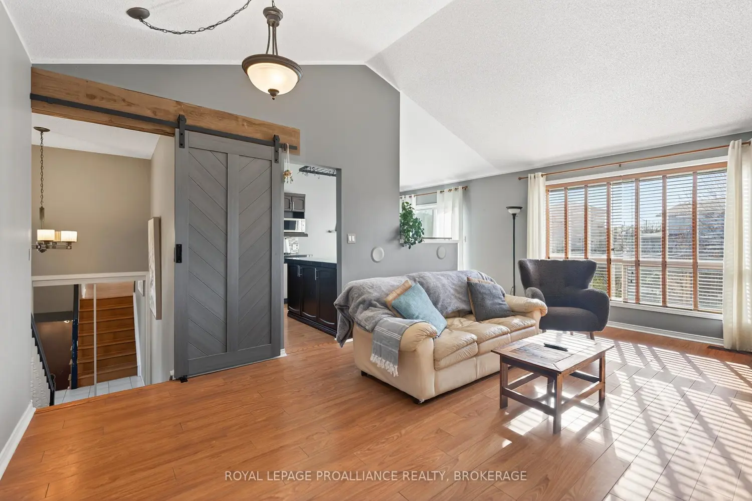 Additional image 4 of 1402 Thornwood Crescent