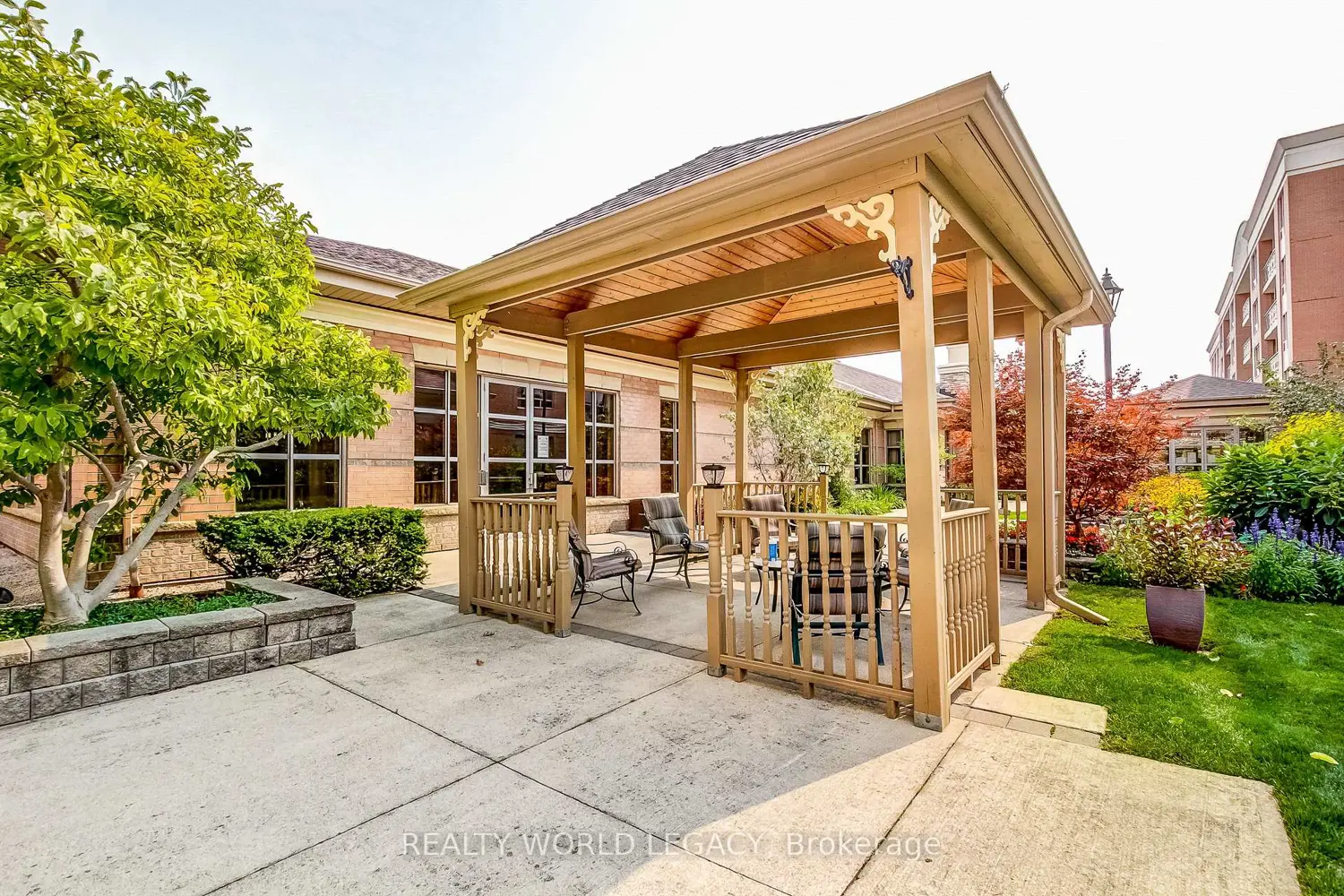 Additional image 16 of 100 Burloak Drive 1201