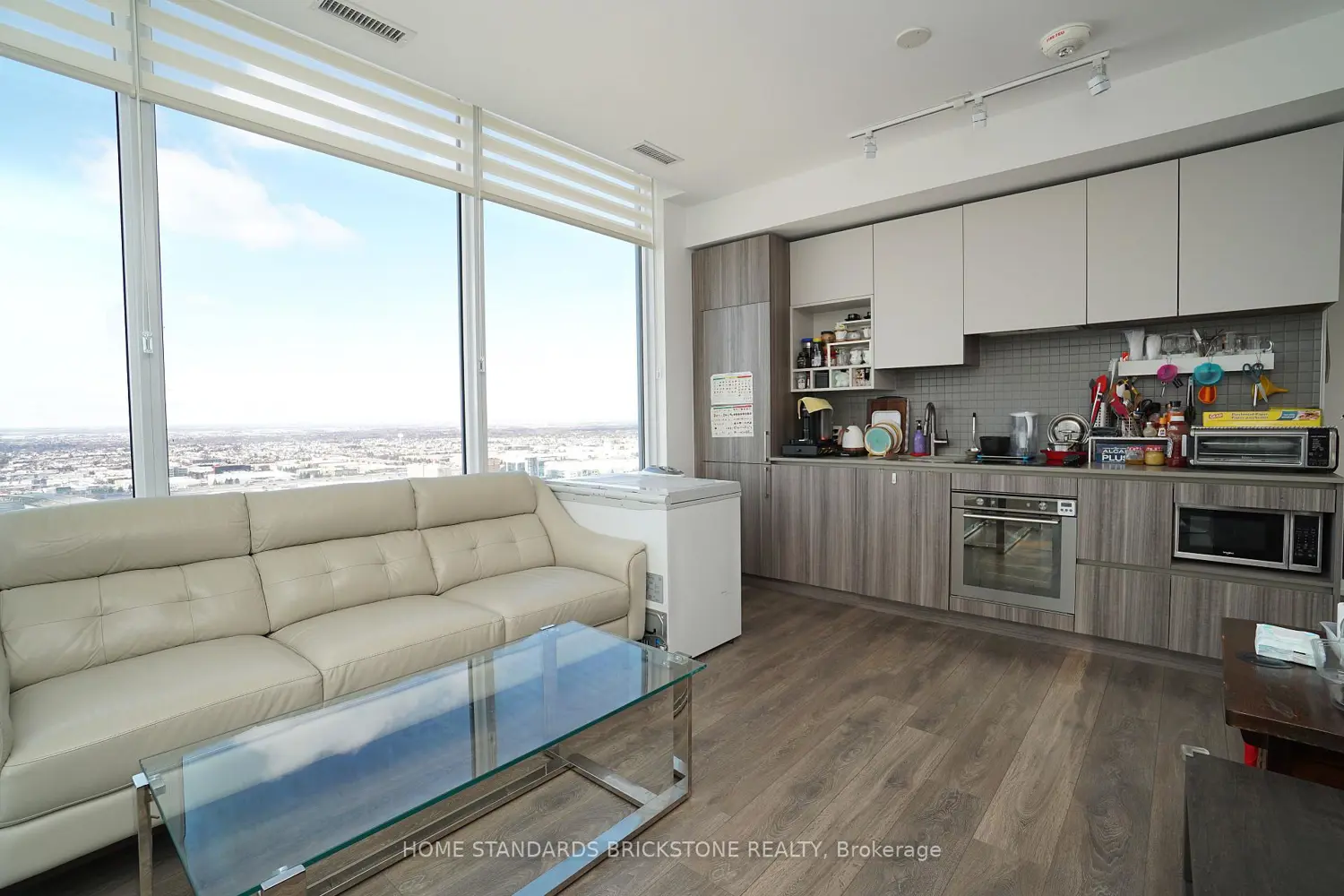 Additional image 7 of 898 Portage Parkway 2909