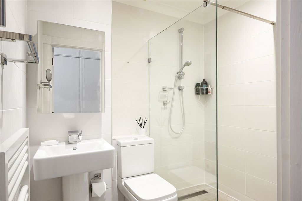 Additional image 15 of 3 bed flat to rentThe Broad Walk, Imperial Square, Cheltenham, Gloucestershire GL50