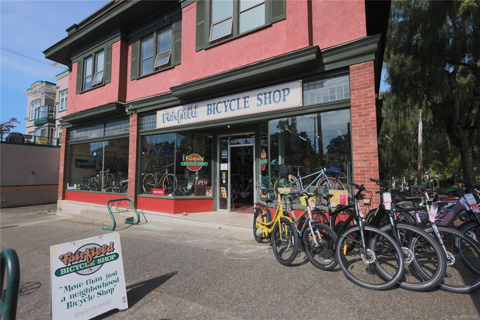 390 Moss Street, Victoria, BC, V8V 4N1