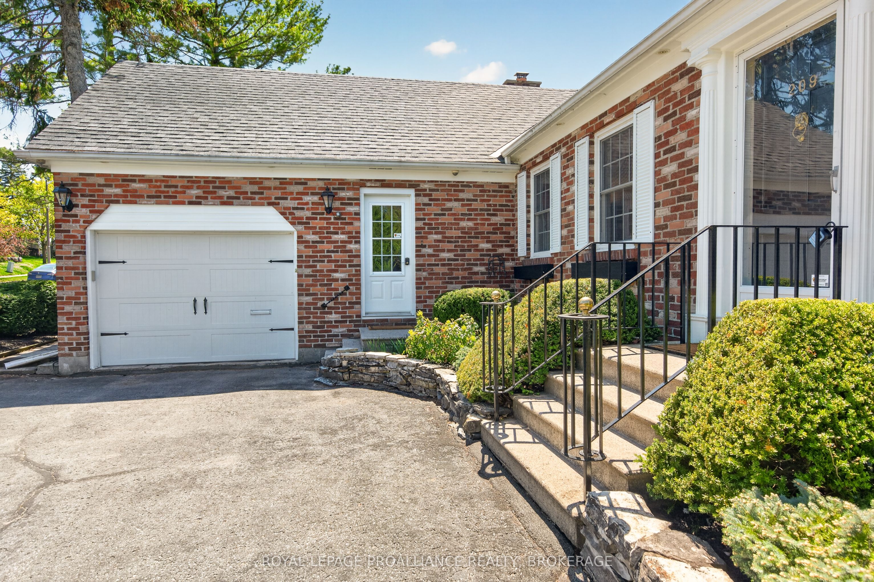Additional image 4 of 209 Fairway Hill Crescent, Kingston, ON, K7M 2B5