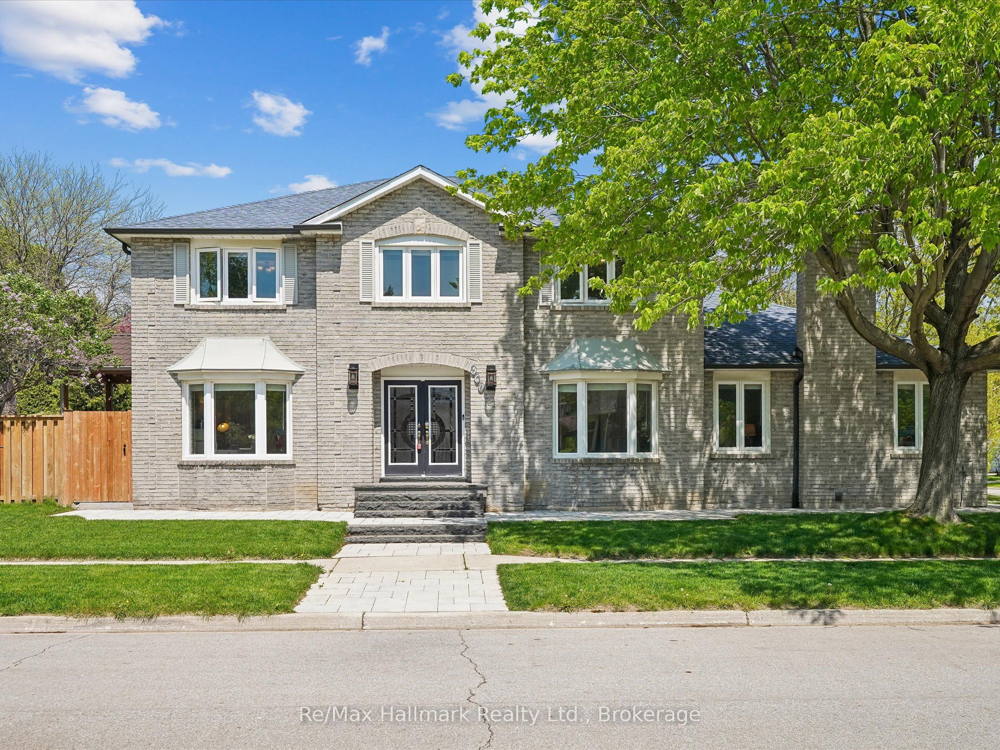 560 Chillingham Crescent, Oakville, ON, L6J 2P2