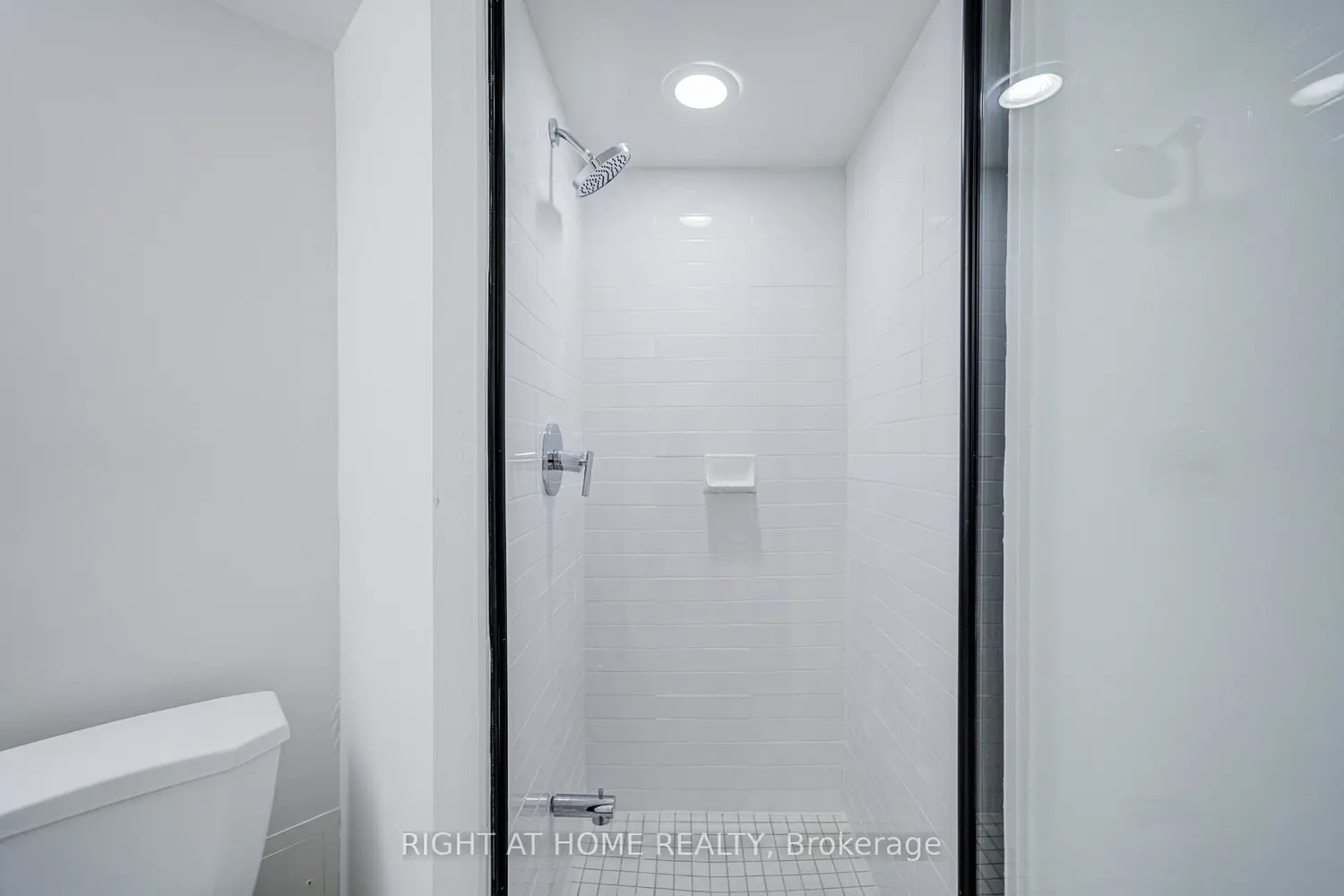 Additional image 10 of 35 Empress Avenue 207