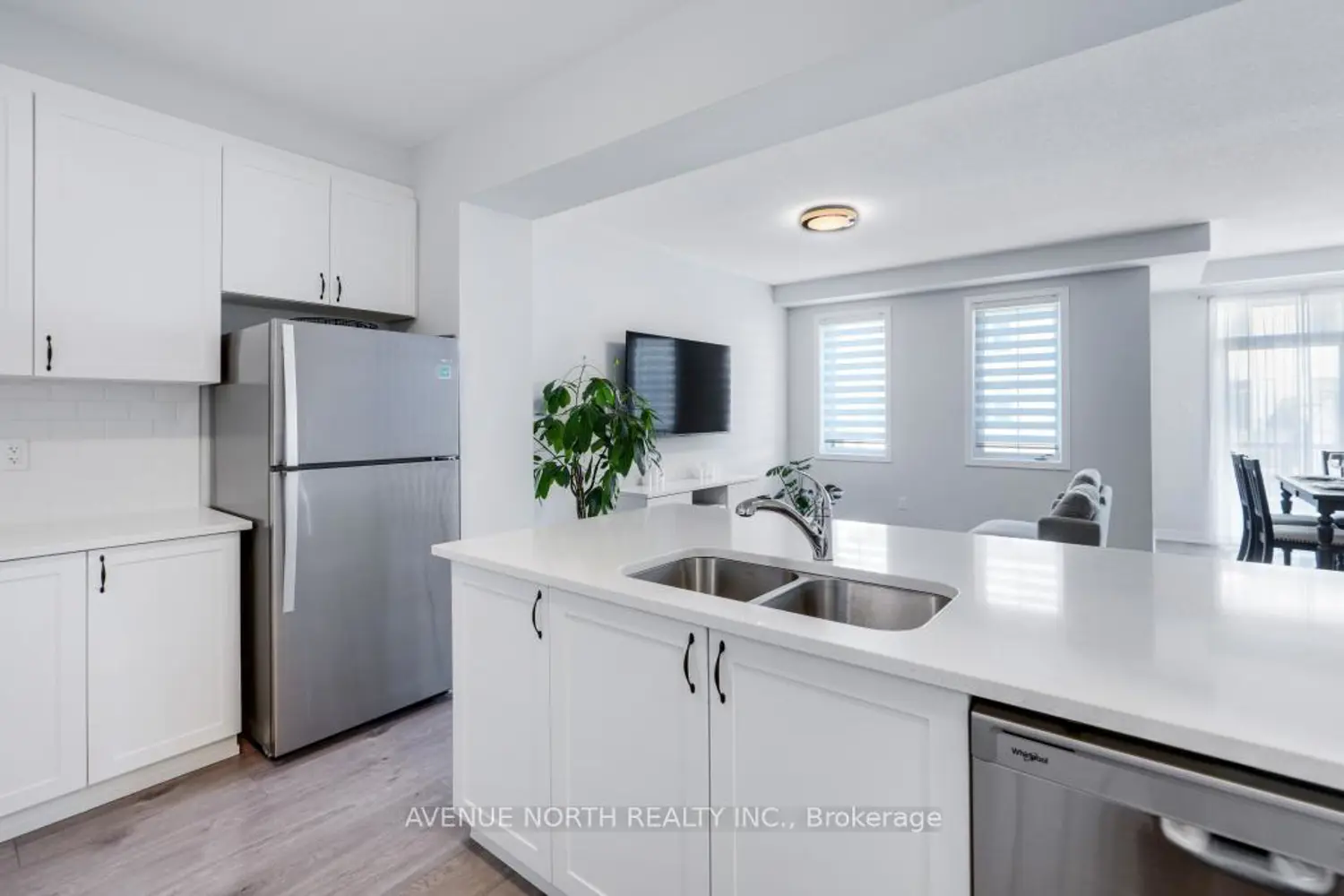 Additional image 5 of 702 Hydrus Private