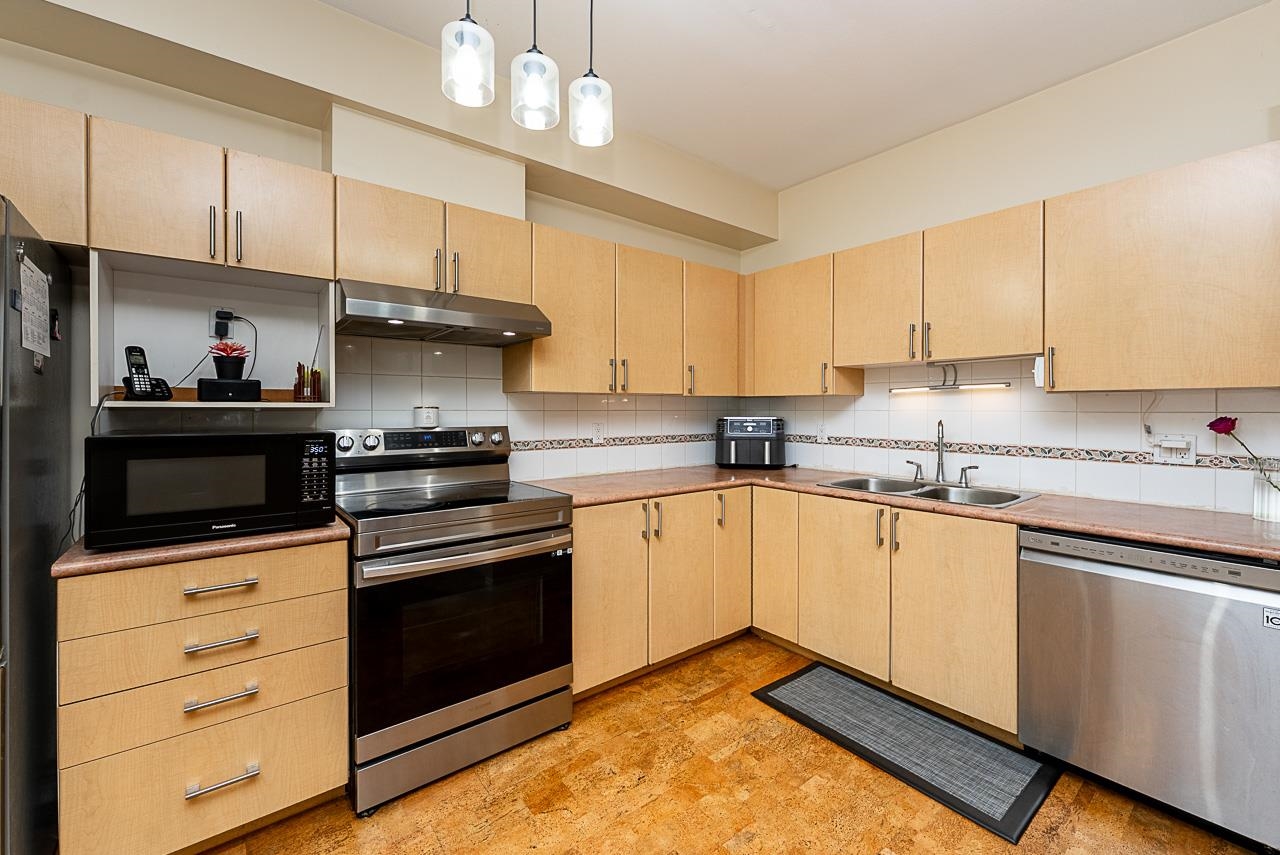 Additional image 2 of 202-83 Star Crescent, New Westminster, BC, V3M 6X8
