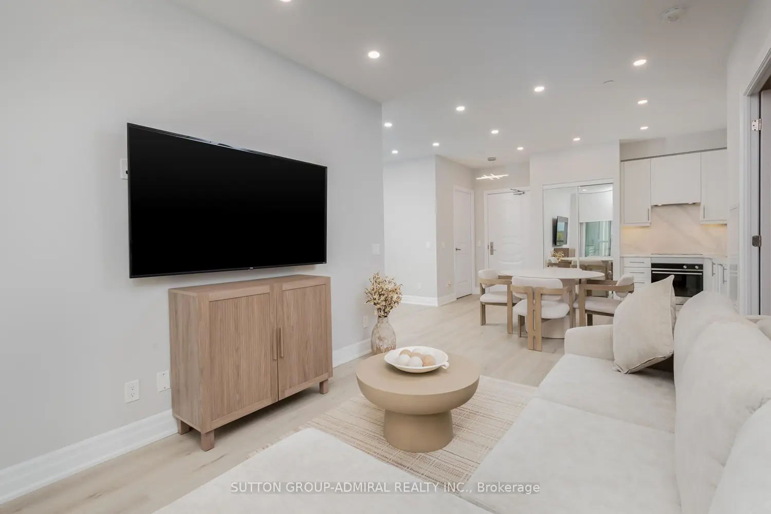 Additional image 9 of 9085 Jane Street 622