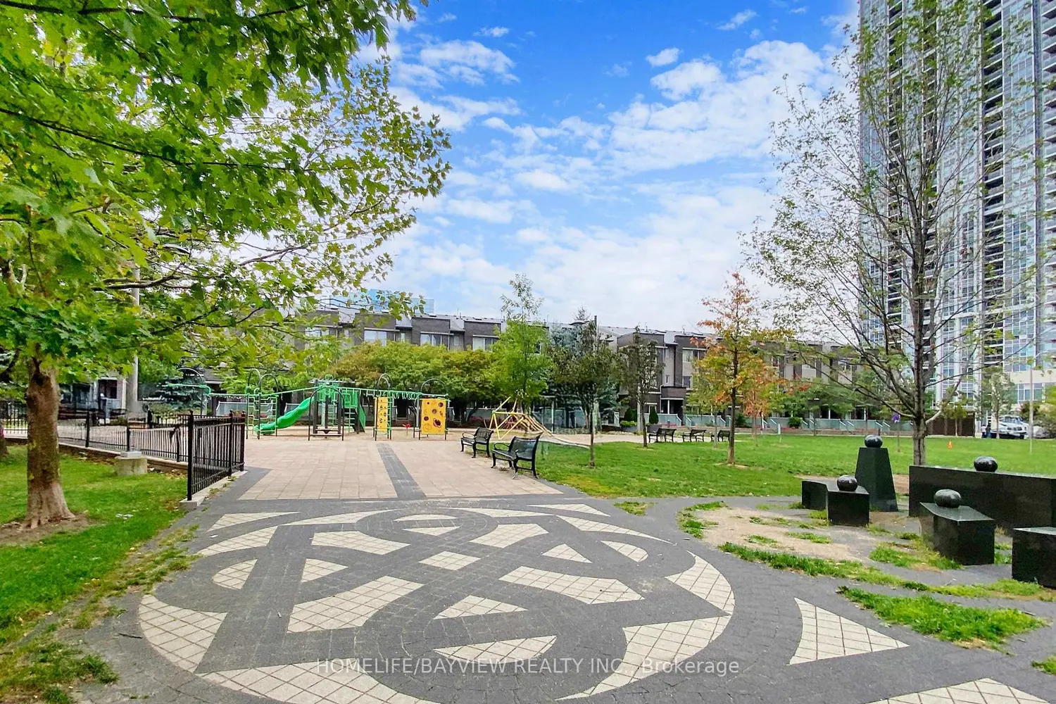 Additional image 18 of 181 Village Green Square 711