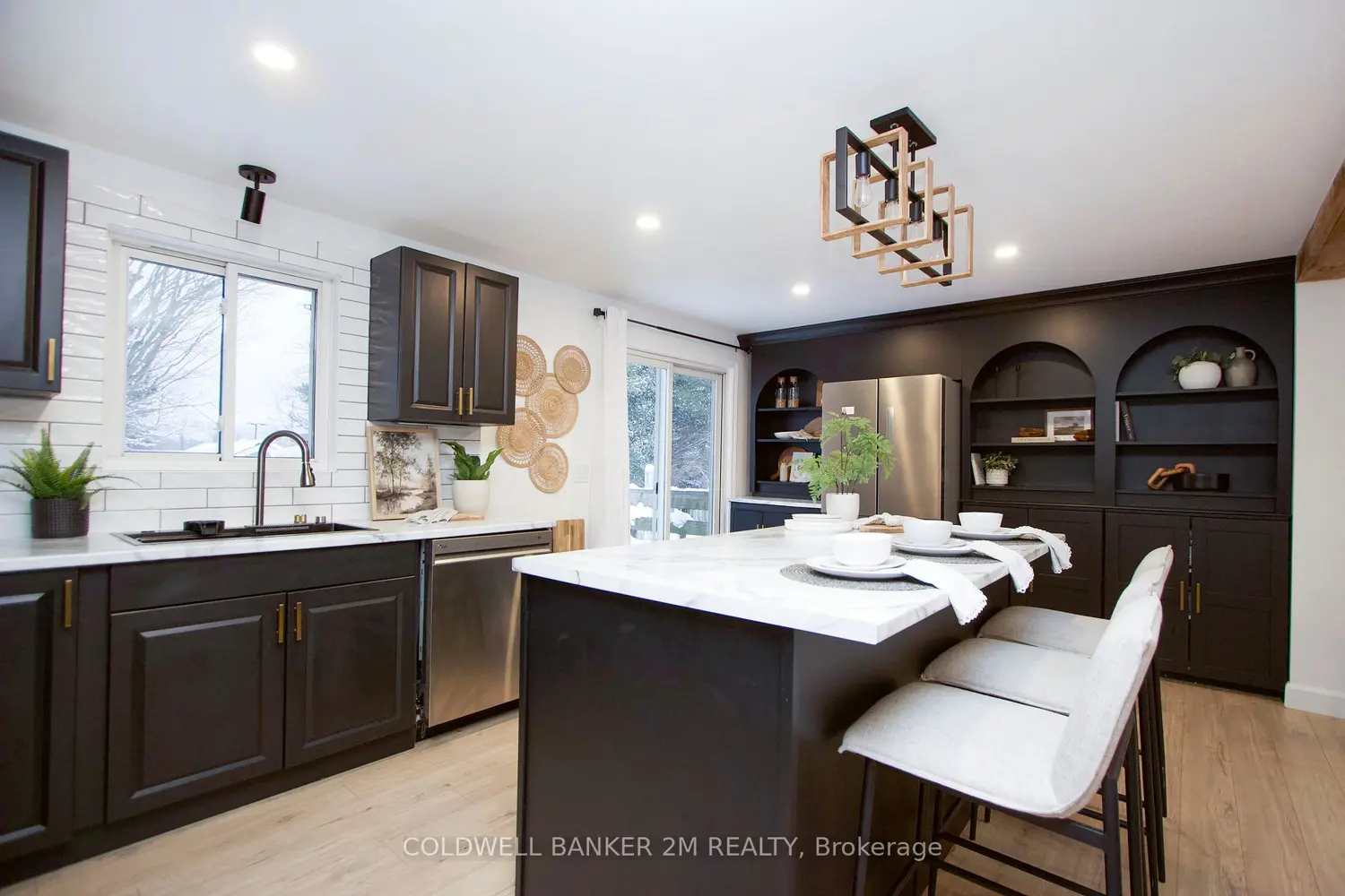 Additional image 10 of 812 Burnham Street