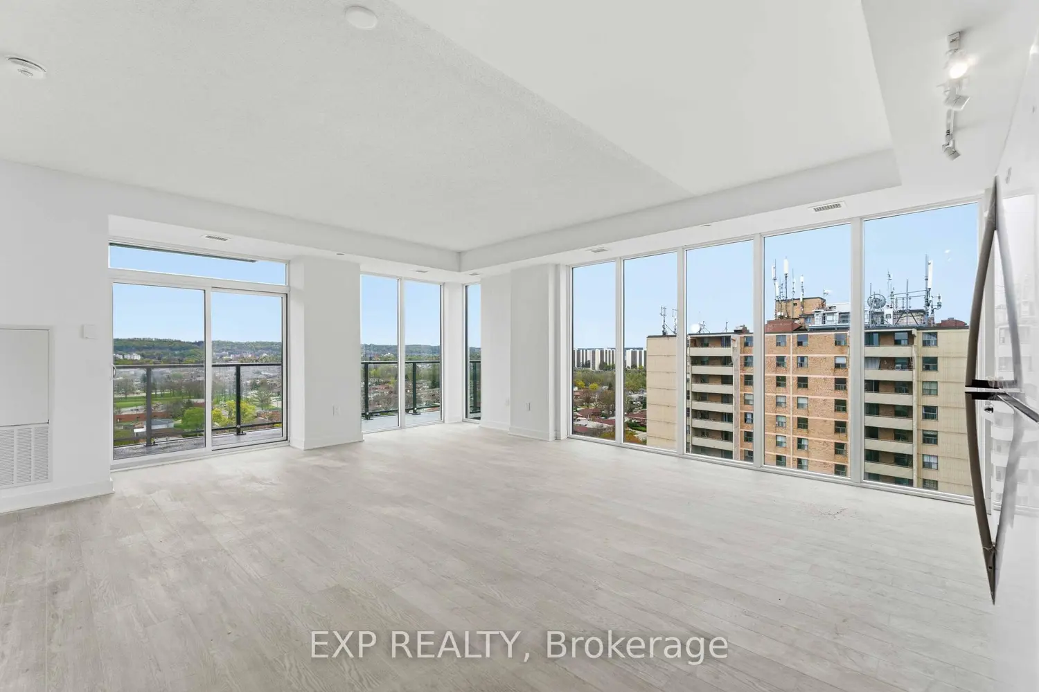 Additional image 10 of 2782 Barton Street 1306