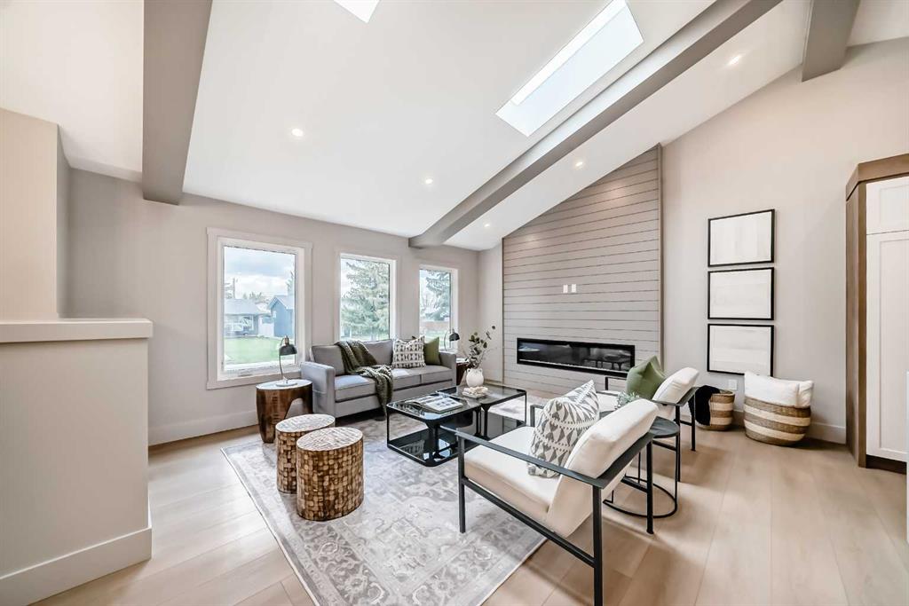 Additional image 3 of 1115 Lake Wapta Road SE, Calgary, AB, T2J 2P3
